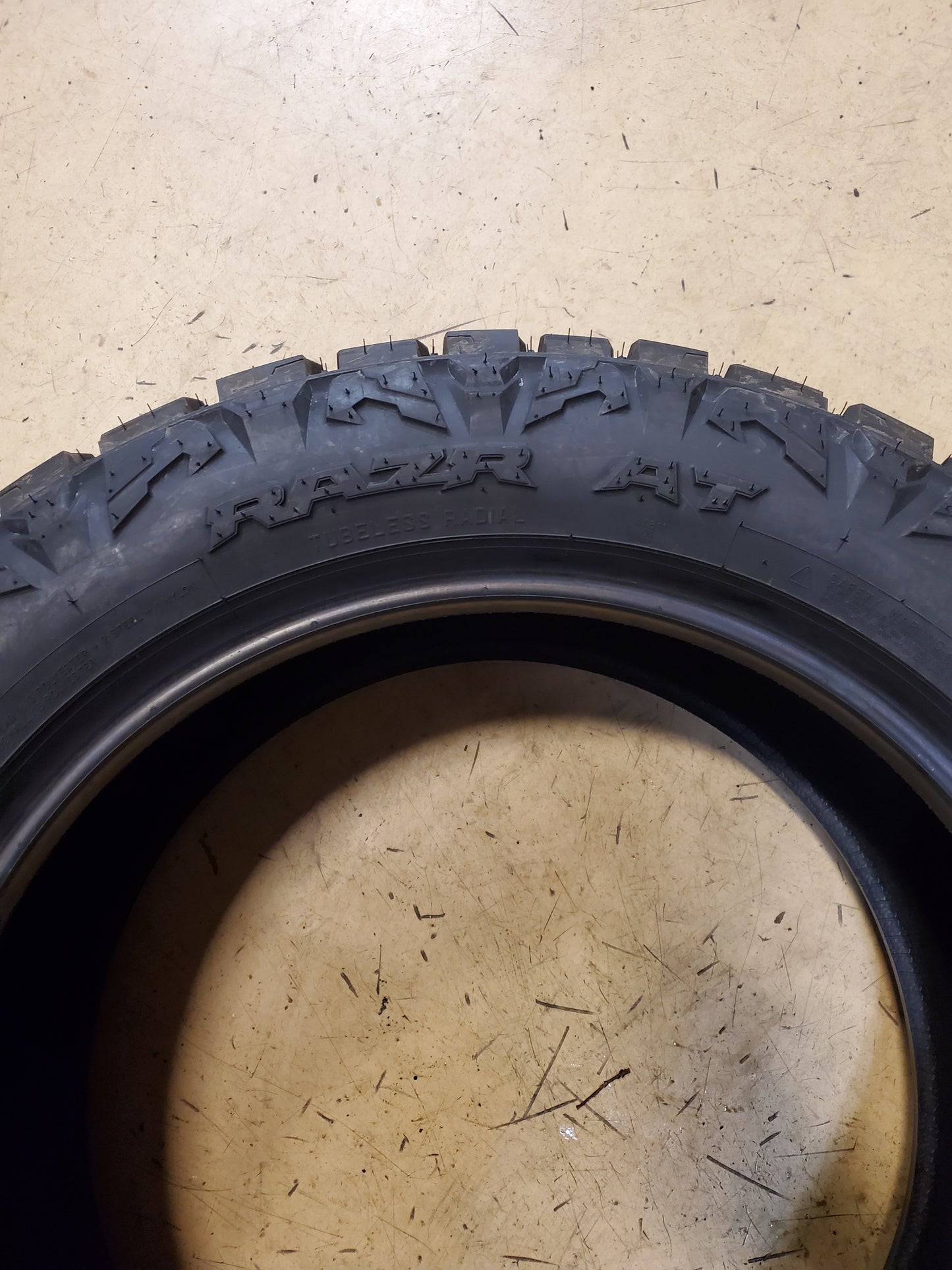 MAXXIS RAZR AT BSW LT 275 55 20 120/117T 10PLY ALL TERRAIN TIRE TL00121600