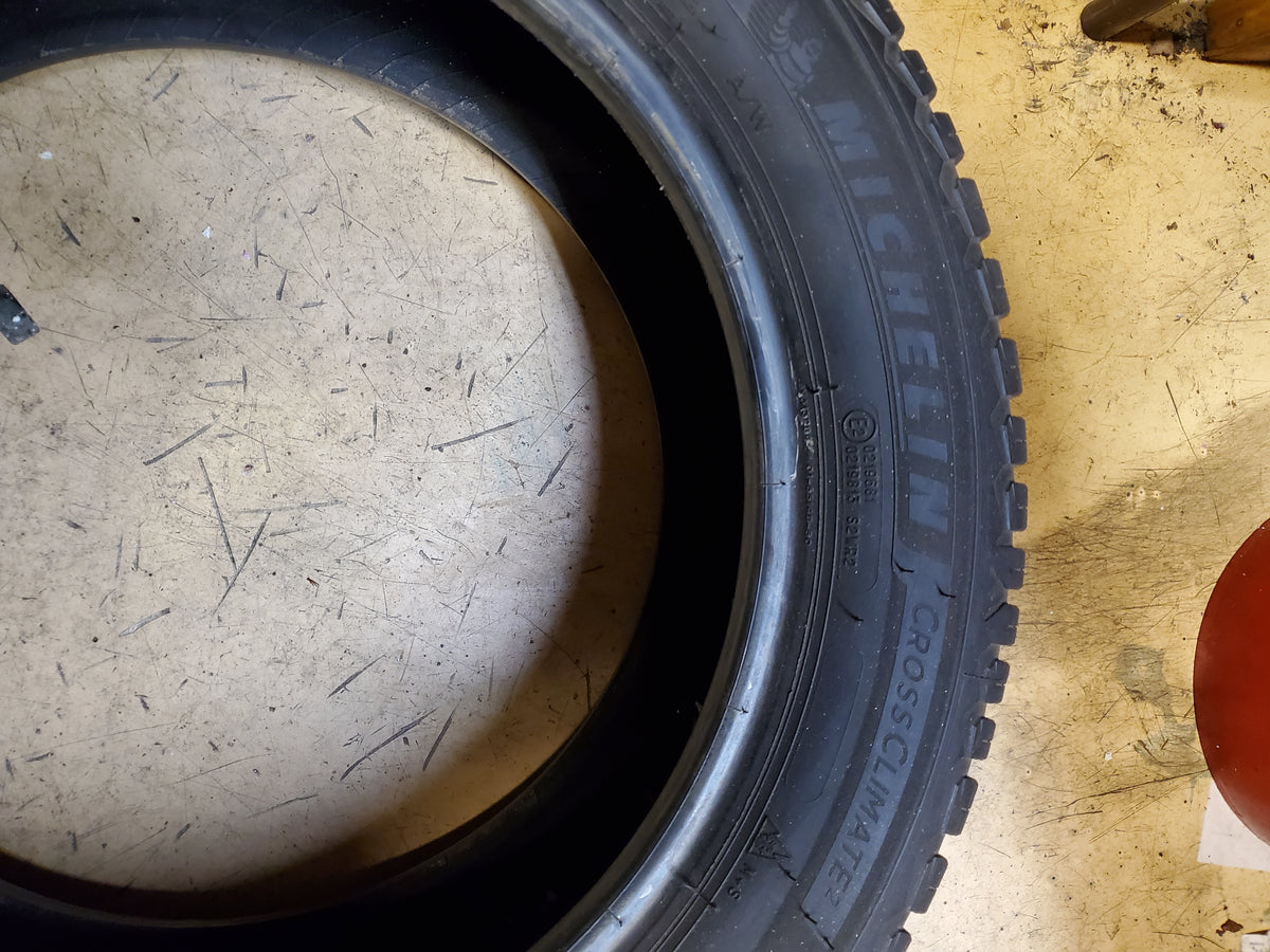2 USED MICHELIN CROSSCLIMATE 2 BSW P 235 50 17 96H ALL WEATHER TIRE 81448