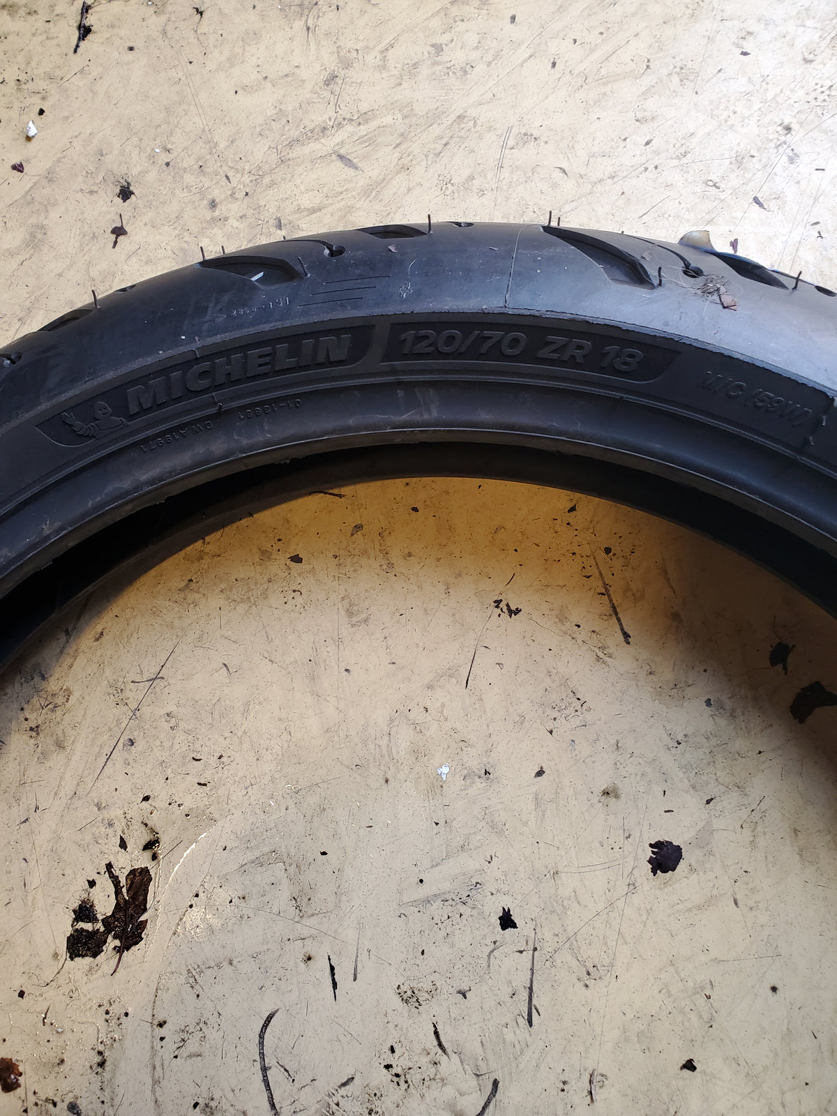 MICHELIN ROAD 6 2CT+ BSW 120 70 18 59W FRONT MOTORCYCLE TIRE 26465