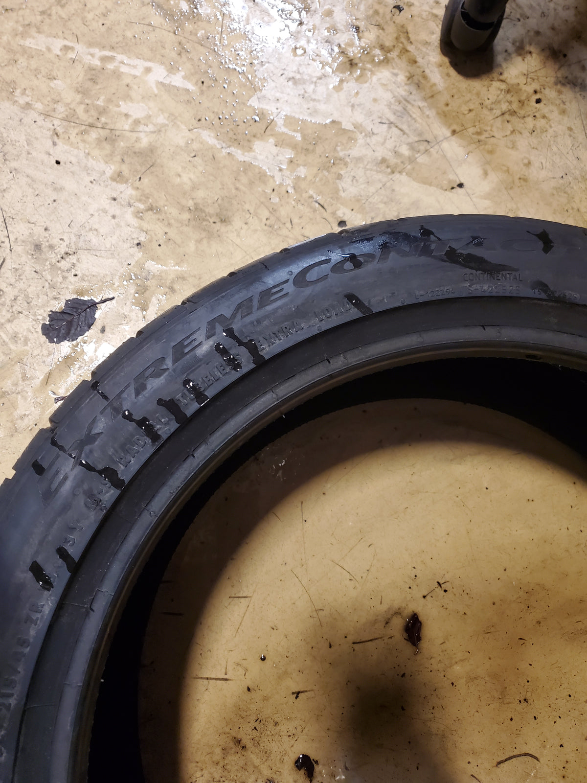 CONTINENTAL EXTREMECONTACT DWS06 PLUS P 215 45 18 93Y XL UHP TIRE 15572690000
