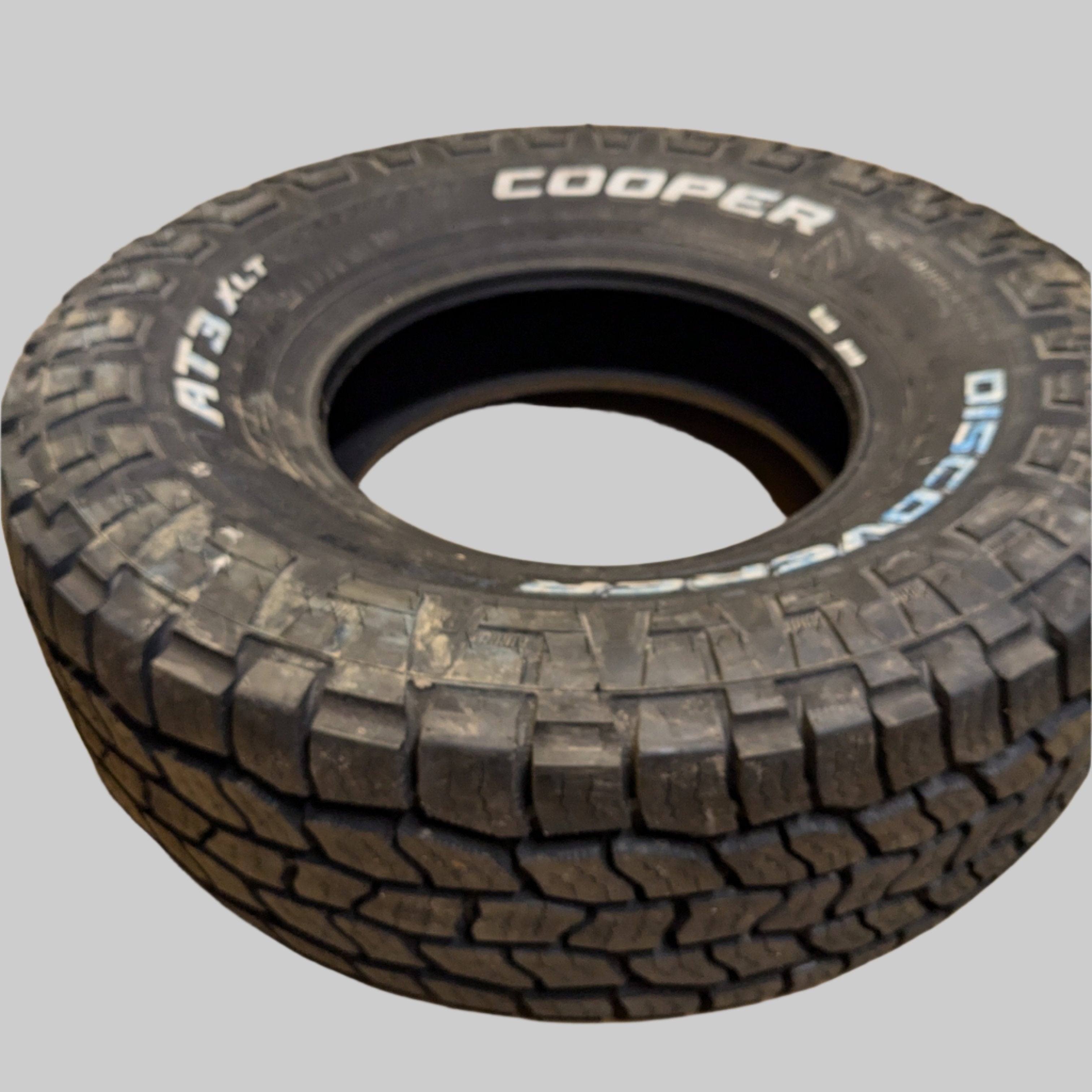COOPER DISCOVERER AT3 XLT RWL LT 295 75 16 128/125R LRE 10PLY ALL TERRAIN TIRE 170040027