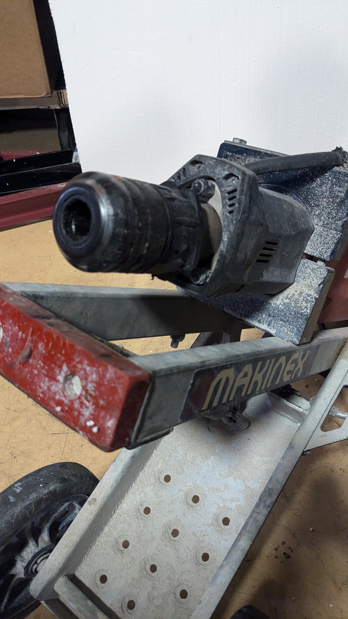 USED MAKINEX JACKHAMMER WITH HILTI TE 1000-AVR DEMOLITION HAMMER