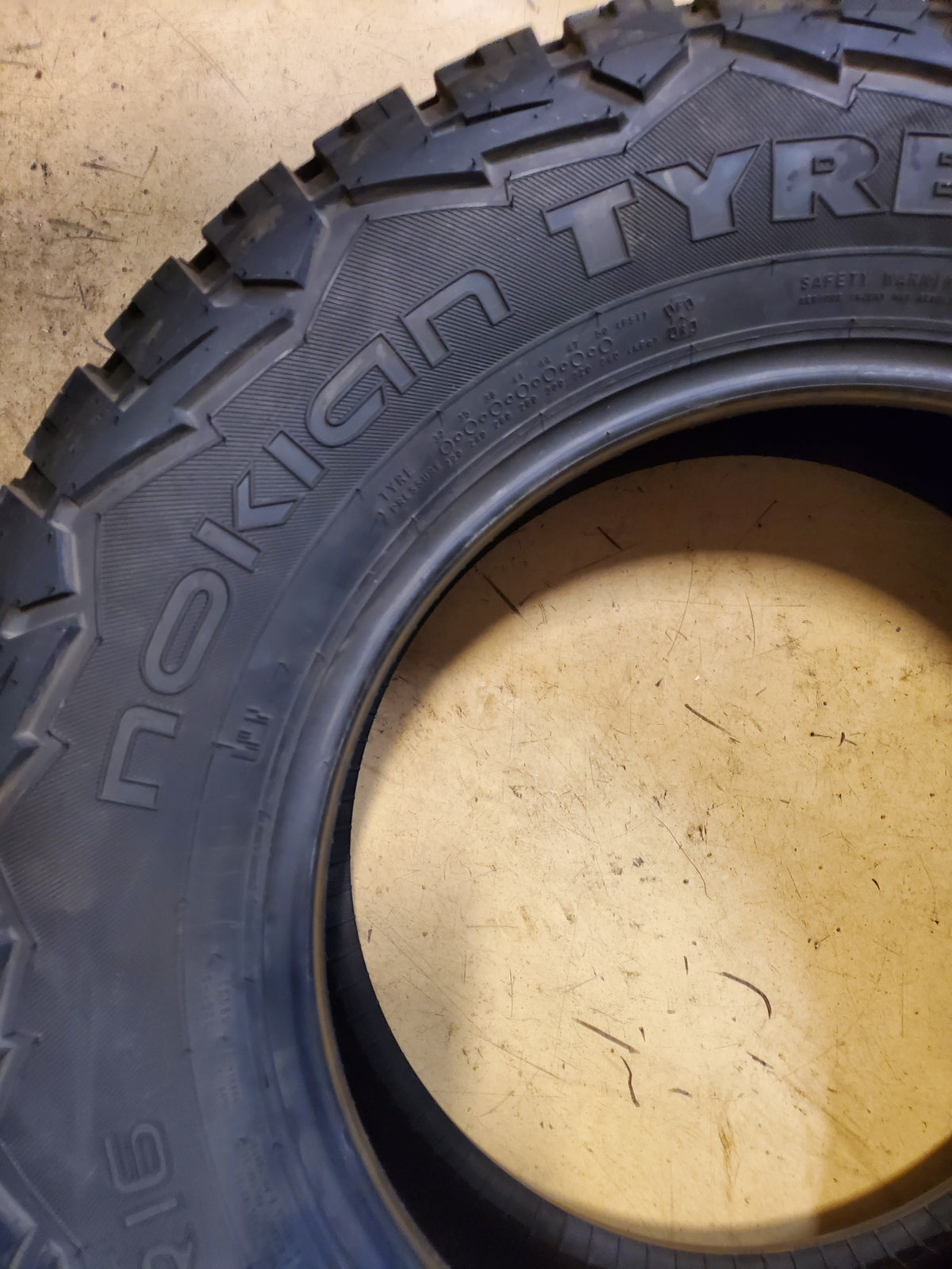 NOKIAN OUTPOST AT BSW P 215 70 16 100T ALL TERRAIN TIRE T431879