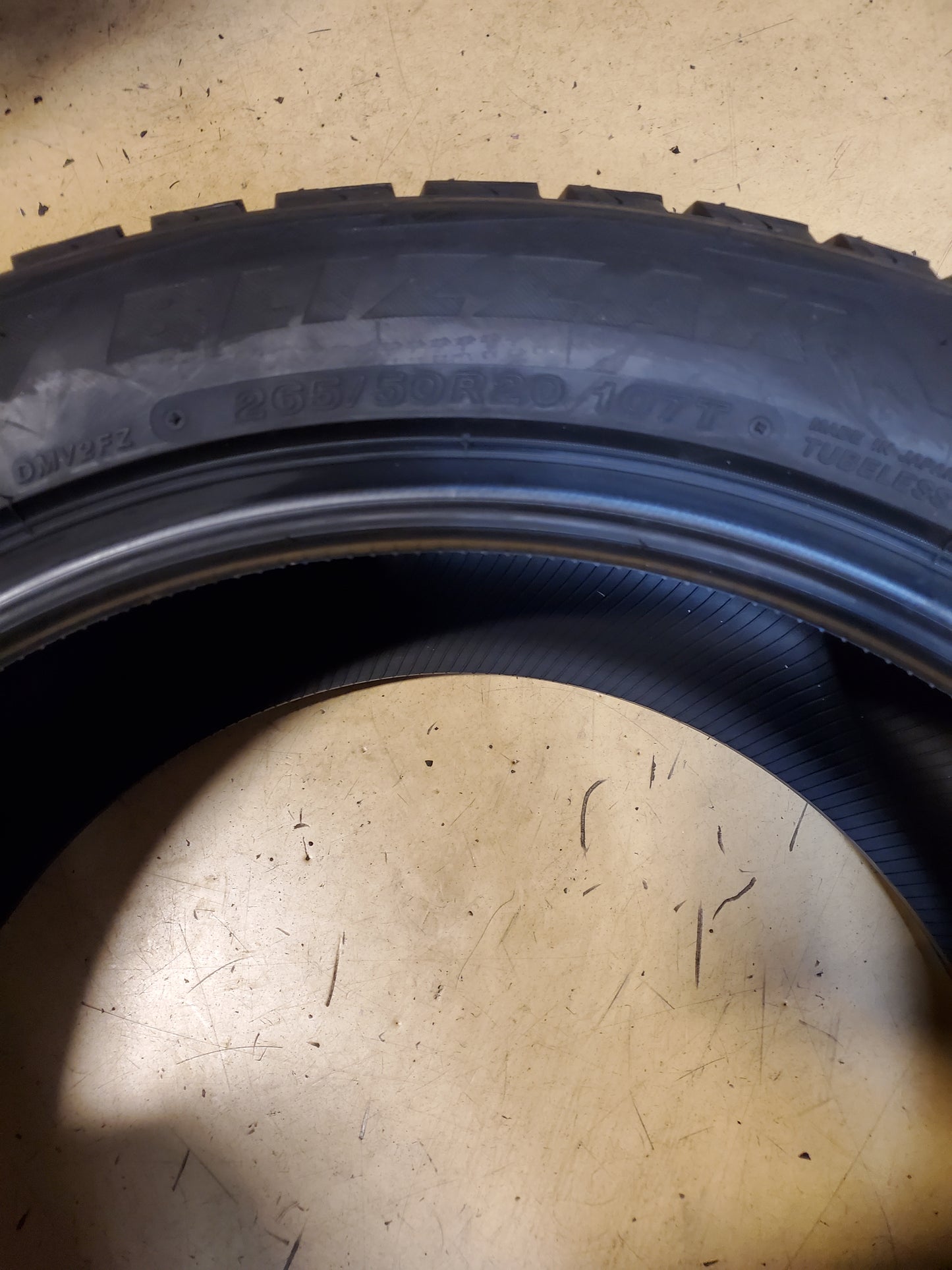 BRIDGESTONE BLIZZAK DM-V2 BSW P 265 50 20 107T WINTER TIRE 016032