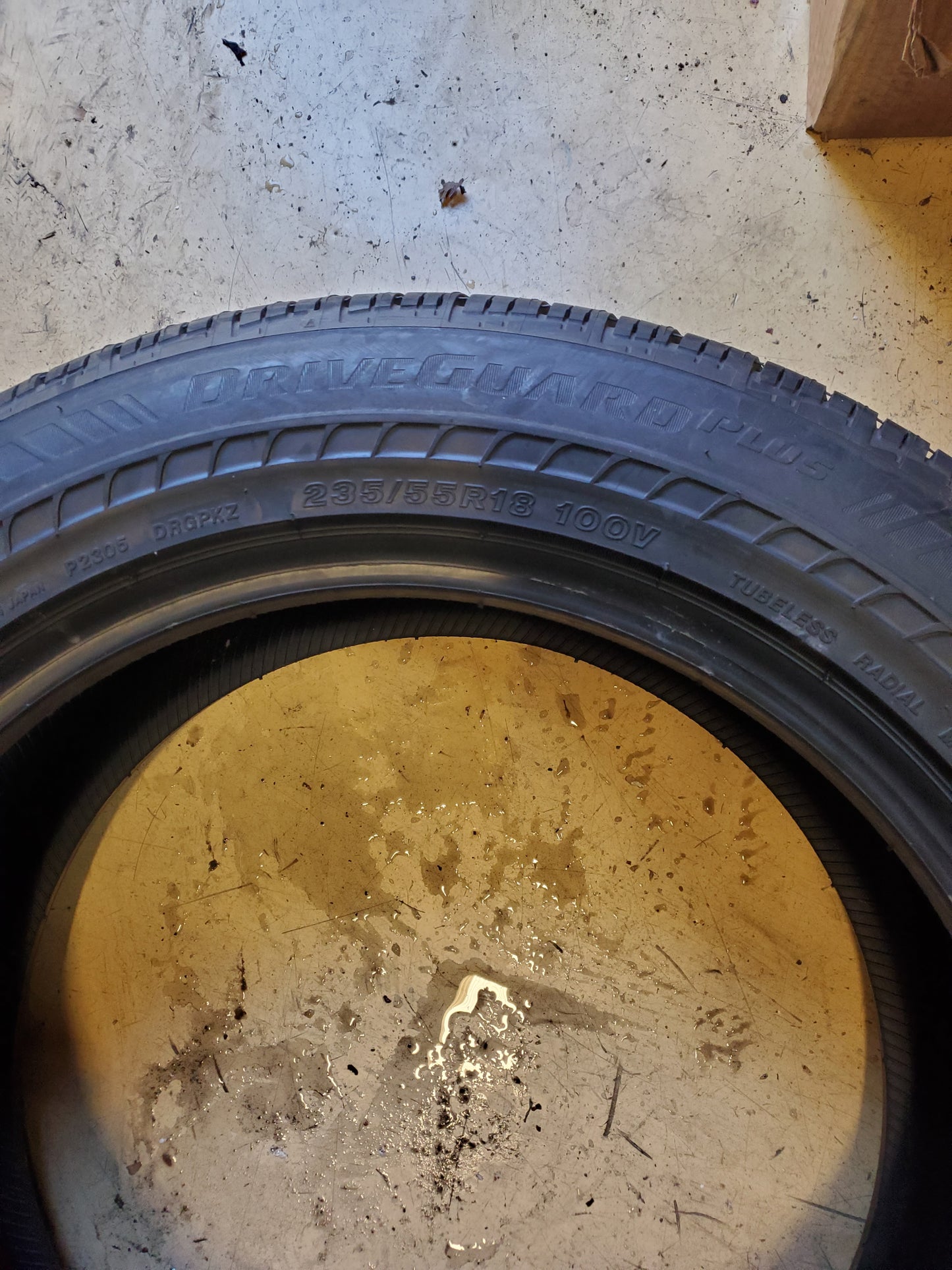 BRIDGESTONE DRIVEGUARD PLUS BSW P 235 55 18 100V RUNFLAT TIRE 006450