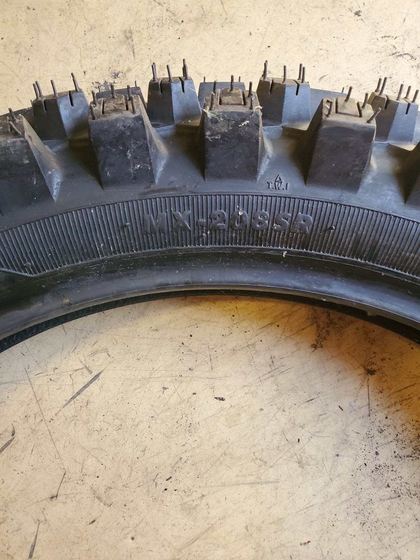 NOS SEDONA MX-208SR BSW  110 90 19 62M REAR DIRT BIKE TIRE 8701014