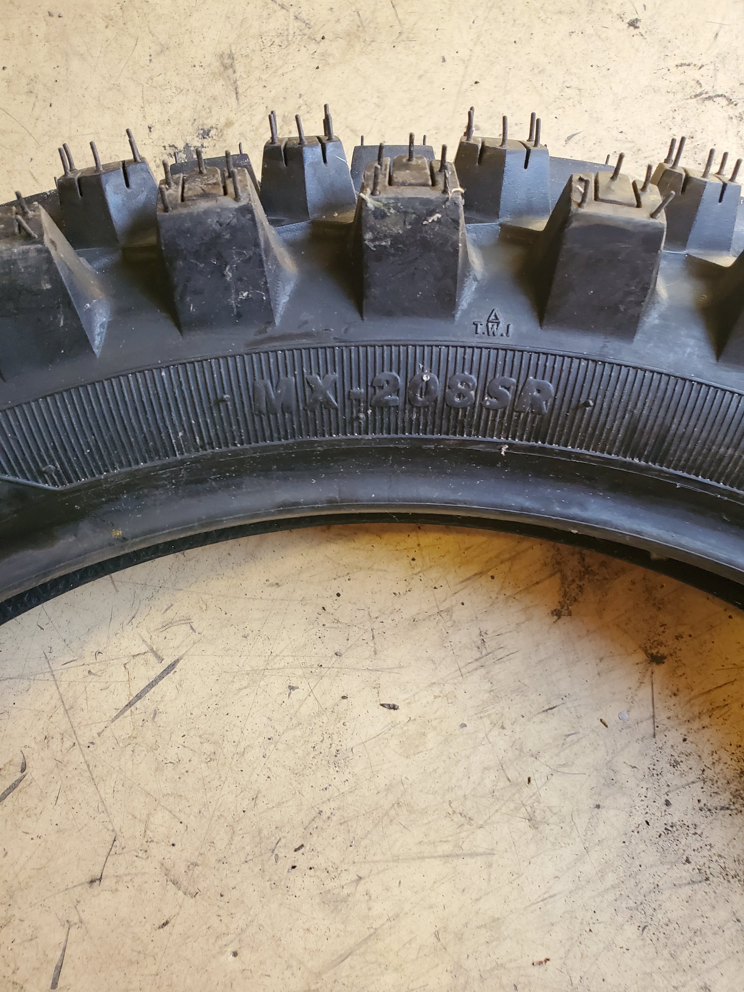 NOS SEDONA MX-208SR BSW  110 90 19 62M REAR DIRT BIKE TIRE 8701014