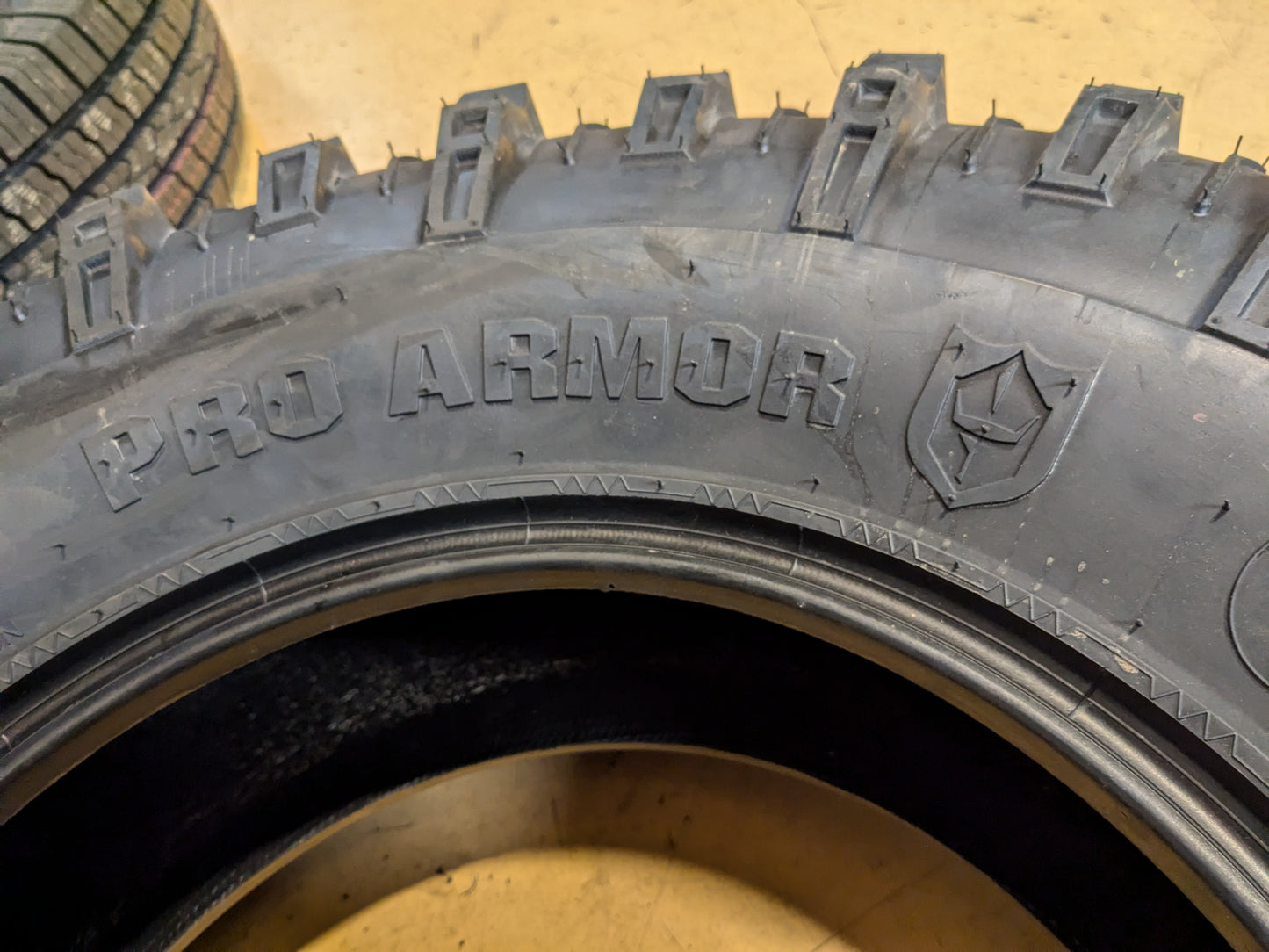 PRO ARMOR DUAL-THREAT BSW 32 10.00 15 TIRE 5416753