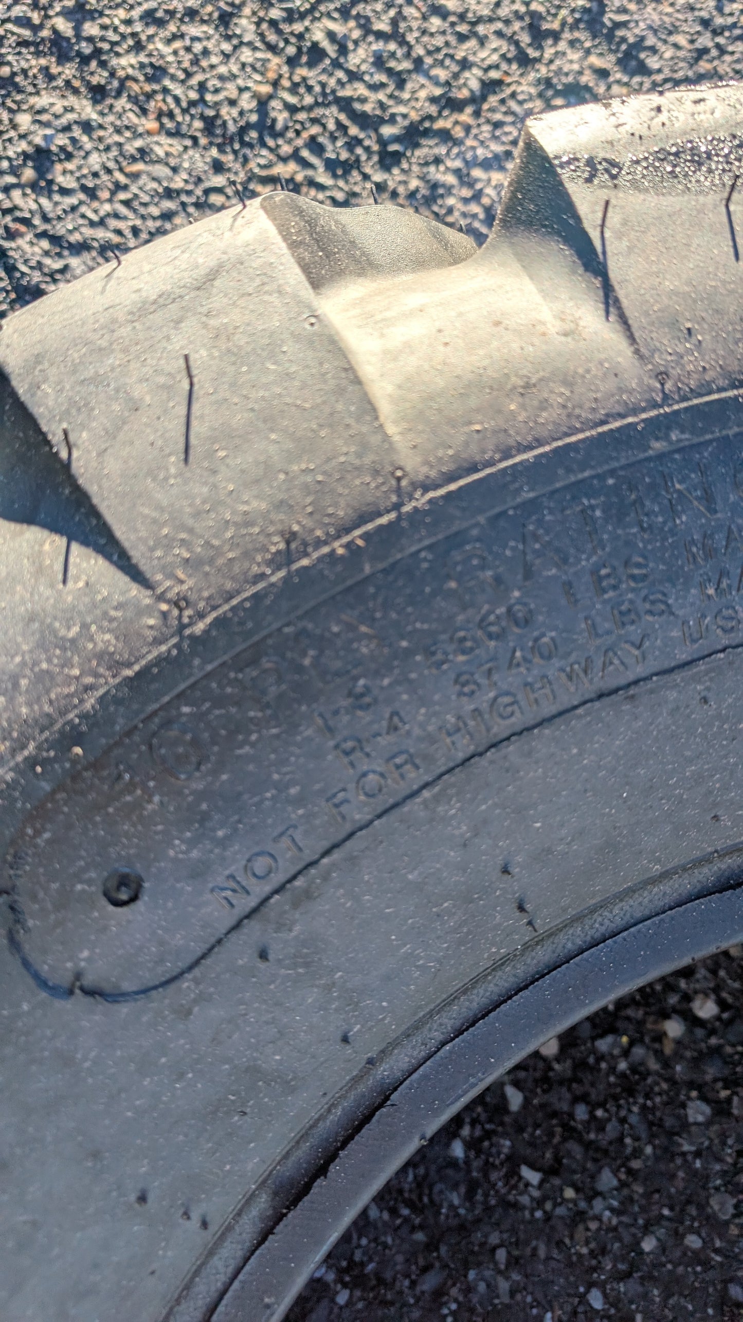 GENERAL BACKHOE XHD 126A8 BSW 12.5 80 18 10PLY INDUSTRIAL TIRE 1270586