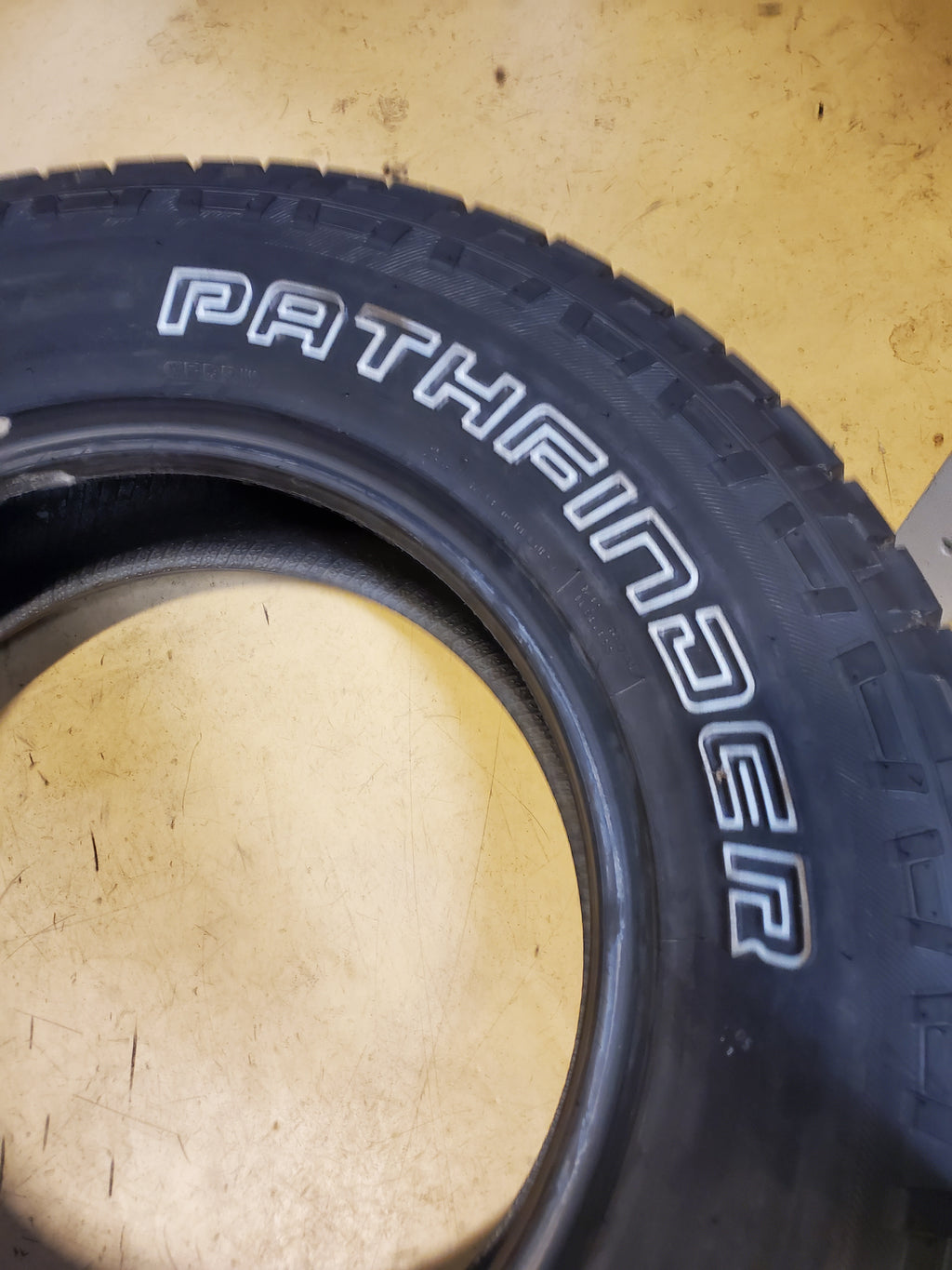 PATHFINDER ALL TERRAIN OWL PATHFINDER 275 65 18 116T TIRE 1019817