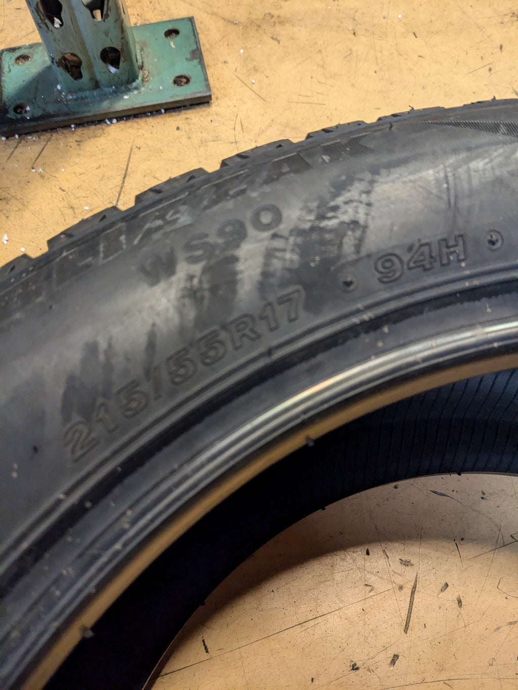 2 BRIDGESTONE BLIZZAK WS90 BSW P 215 55 17 94H WINTER TIRE 001135