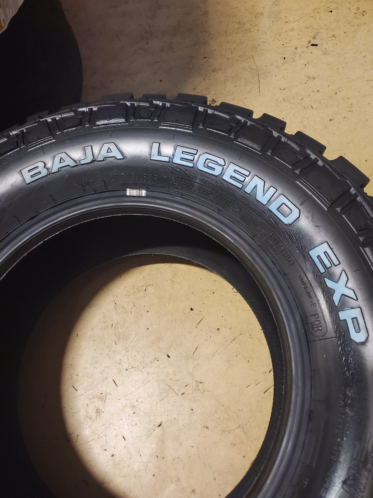 2 MICKEY THOMPSON BAJA LEGEND EXP LT RWL 305 65 17 121/118Q 10PLY TIRE 331064003