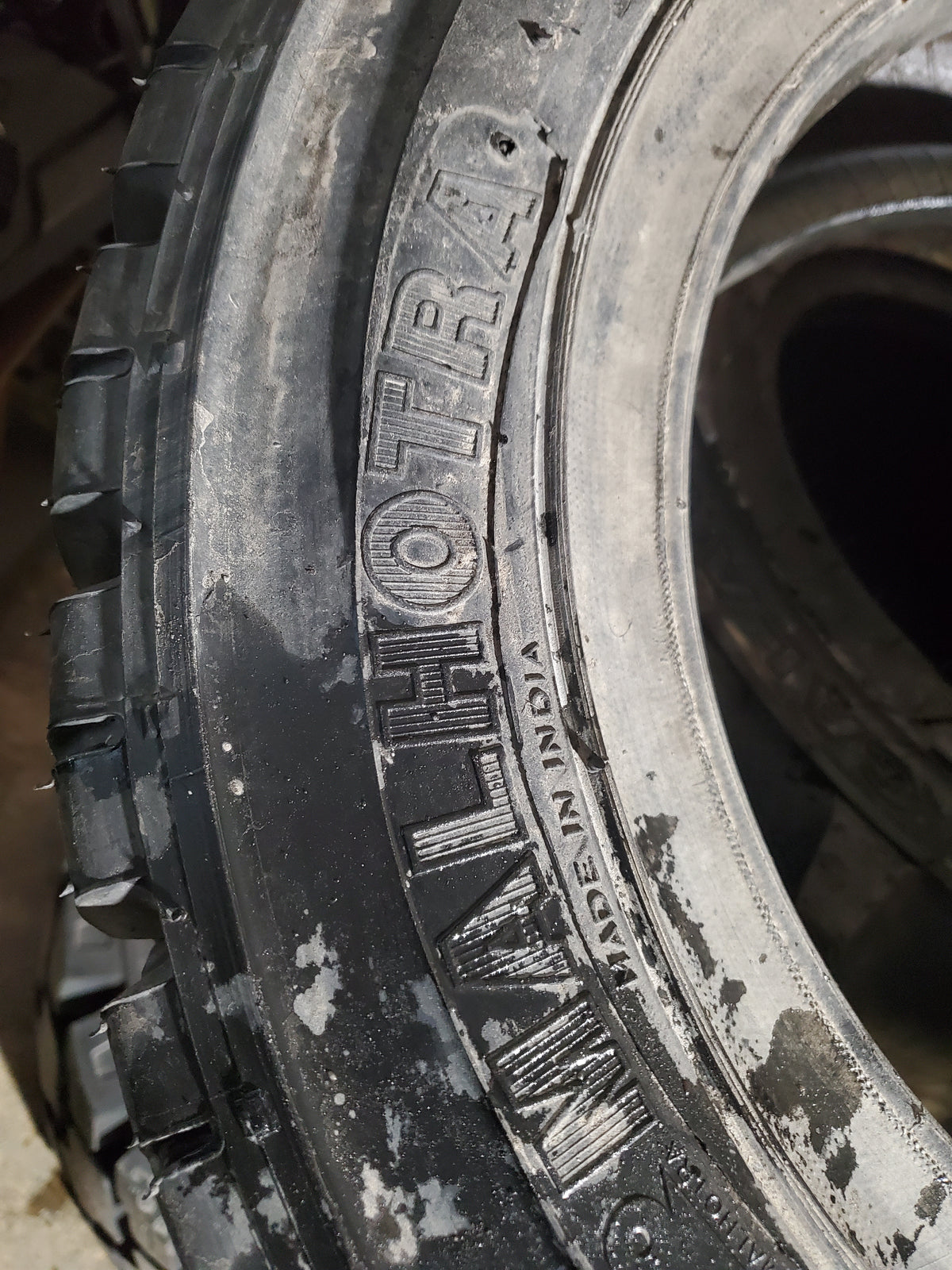 NOS MALHOTRA NHS BSW  28 9 15 16PLY FORKLIFT TIRE M28915
