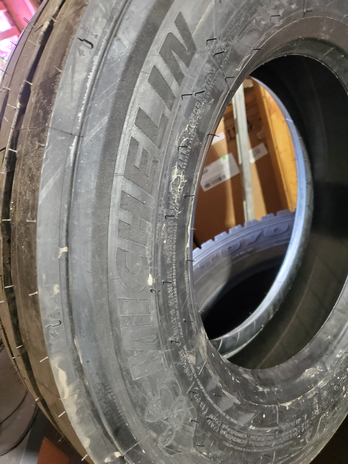 MICHELIN X MULTI BSW LT 215 75 17.5 136/134J 18PLY TRAILER TIRE 24581