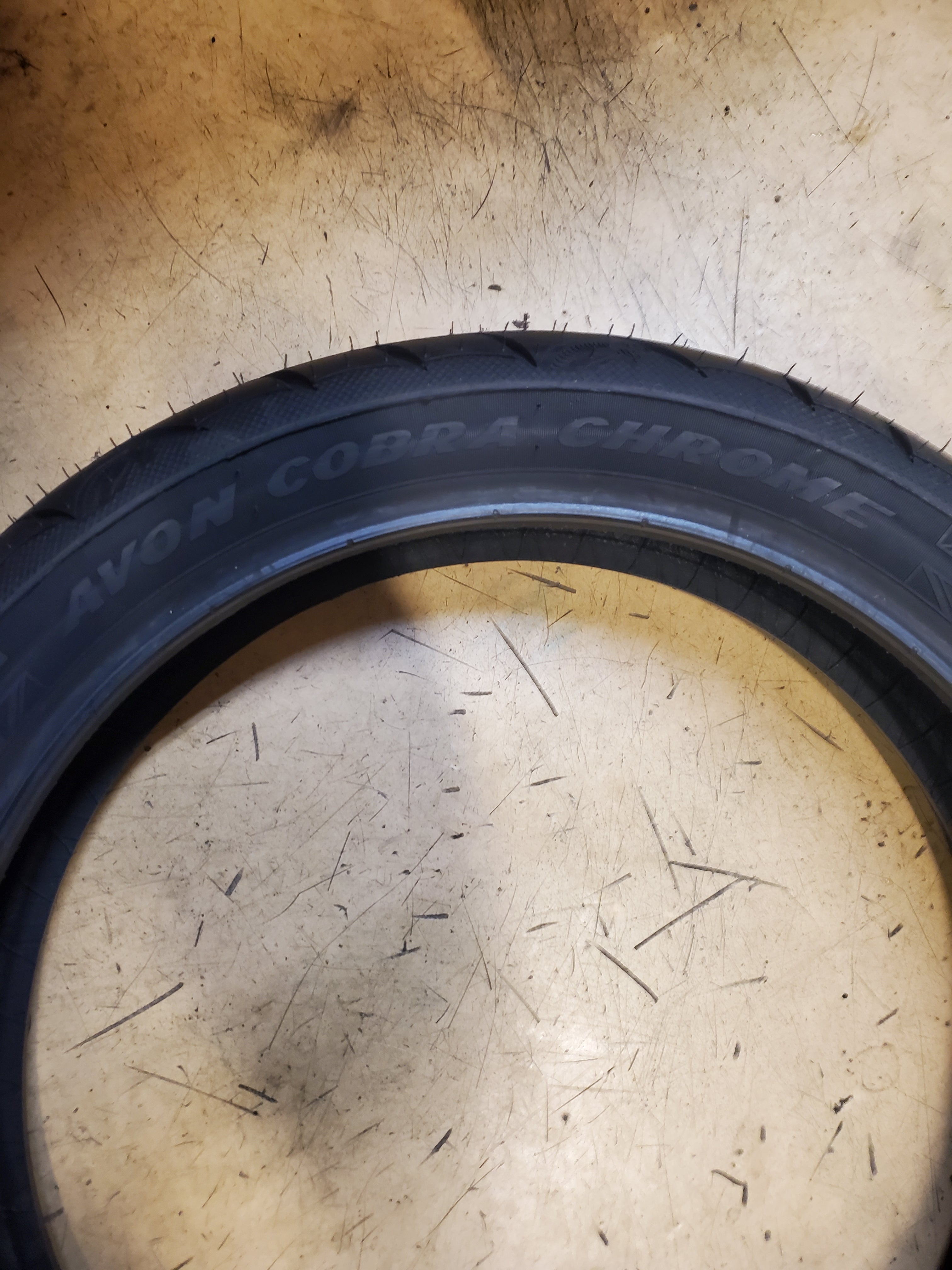 AVON COBRA CHROME TRIKE BSW 130 70 18 63V FRONT TRIKE TIRE 640569