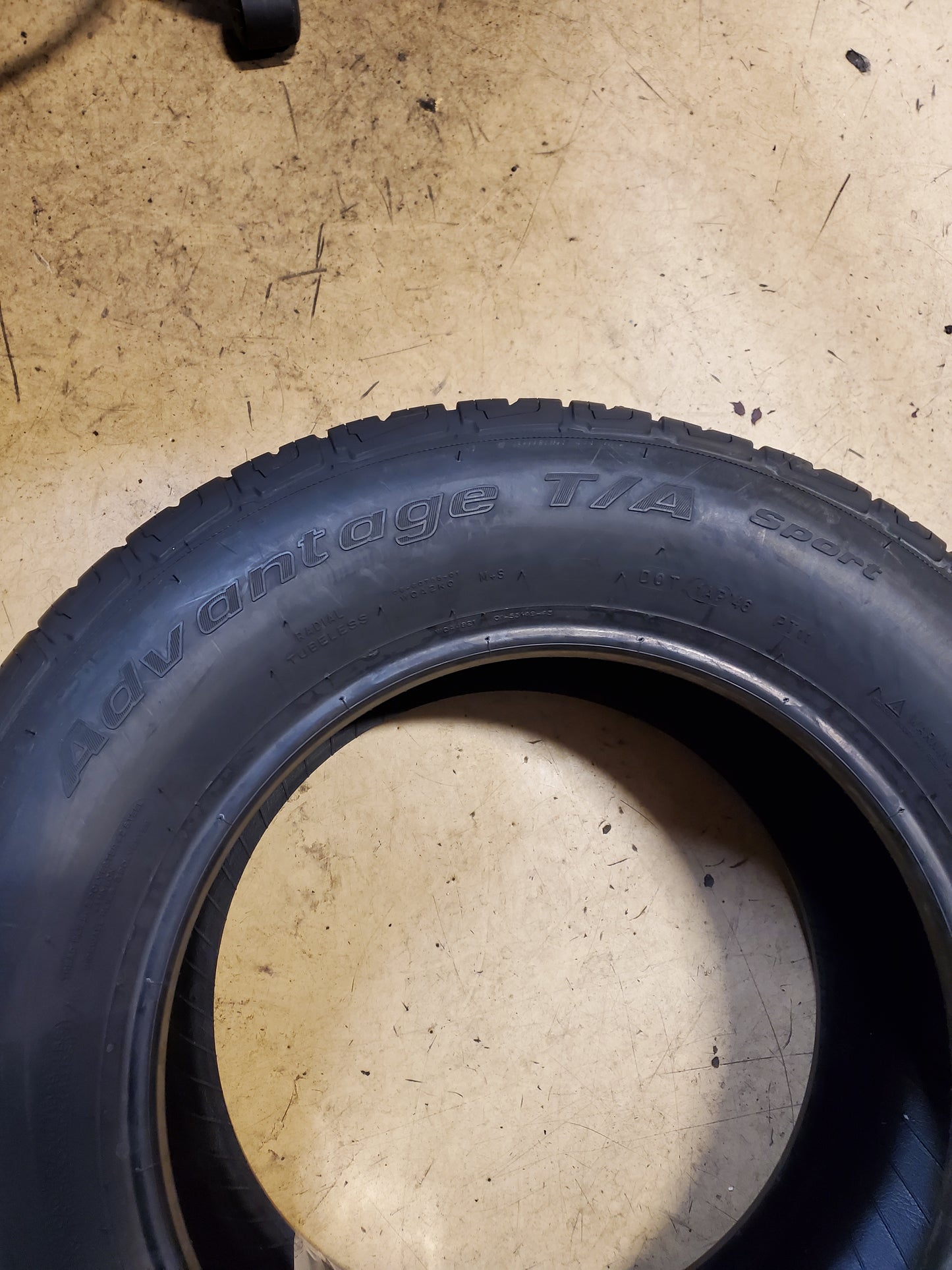 BFGOODRICH ADVANTAGE T/A SPORT BSW P 235 65 16 103T ALL SEASON TIRE 07312