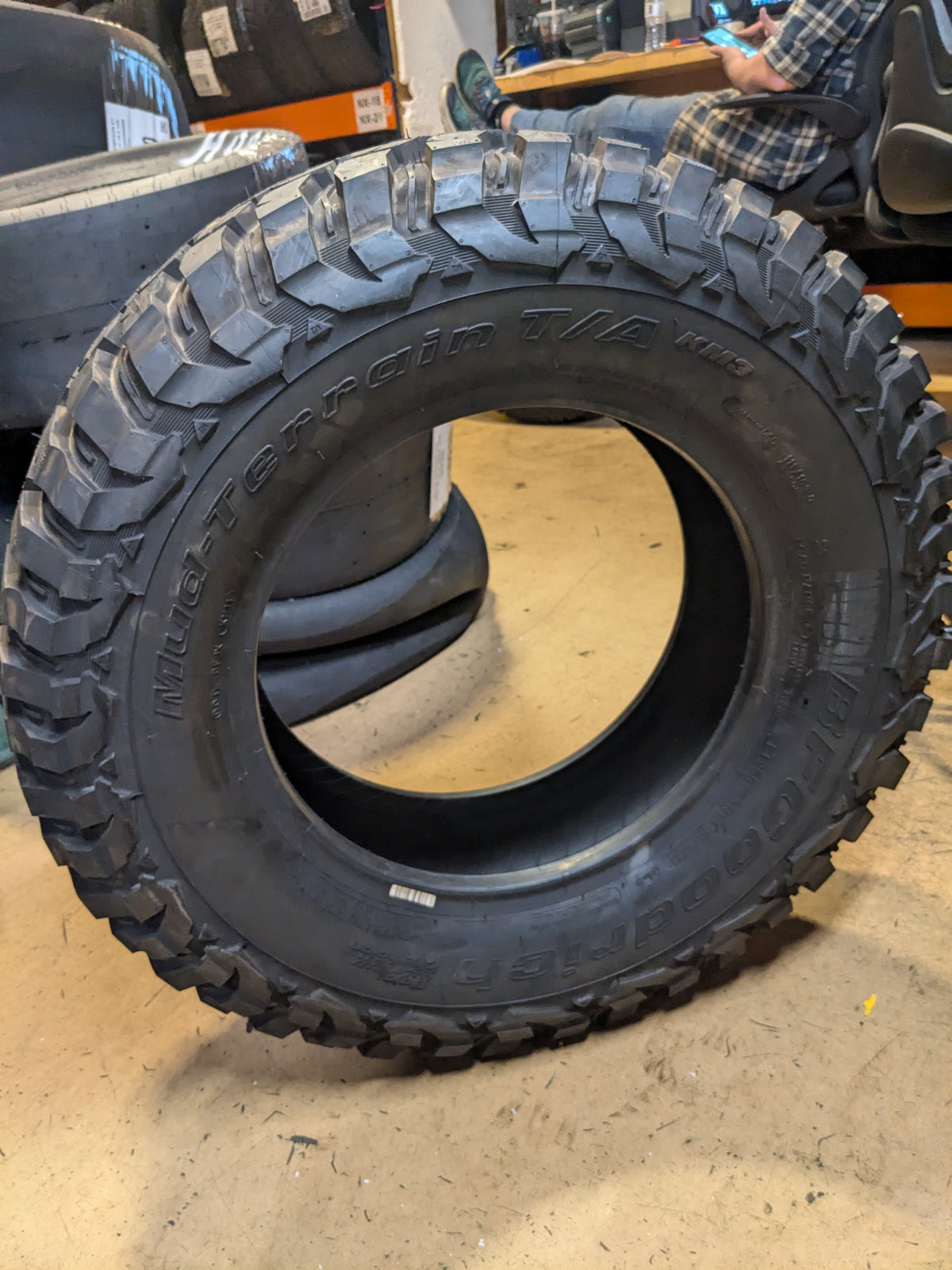 NOS BFGOODRICH MUD TERRAIN T/A KM3 BSW LT 255 75 17 111/108Q 6PLY MUD TERRAIN TIRE 43996