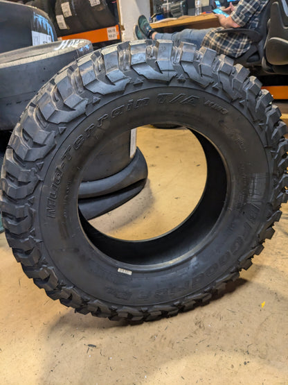 NOS BFGOODRICH MUD TERRAIN T/A KM3 BSW LT 255 75 17 111/108Q 6PLY MUD TERRAIN TIRE 43996