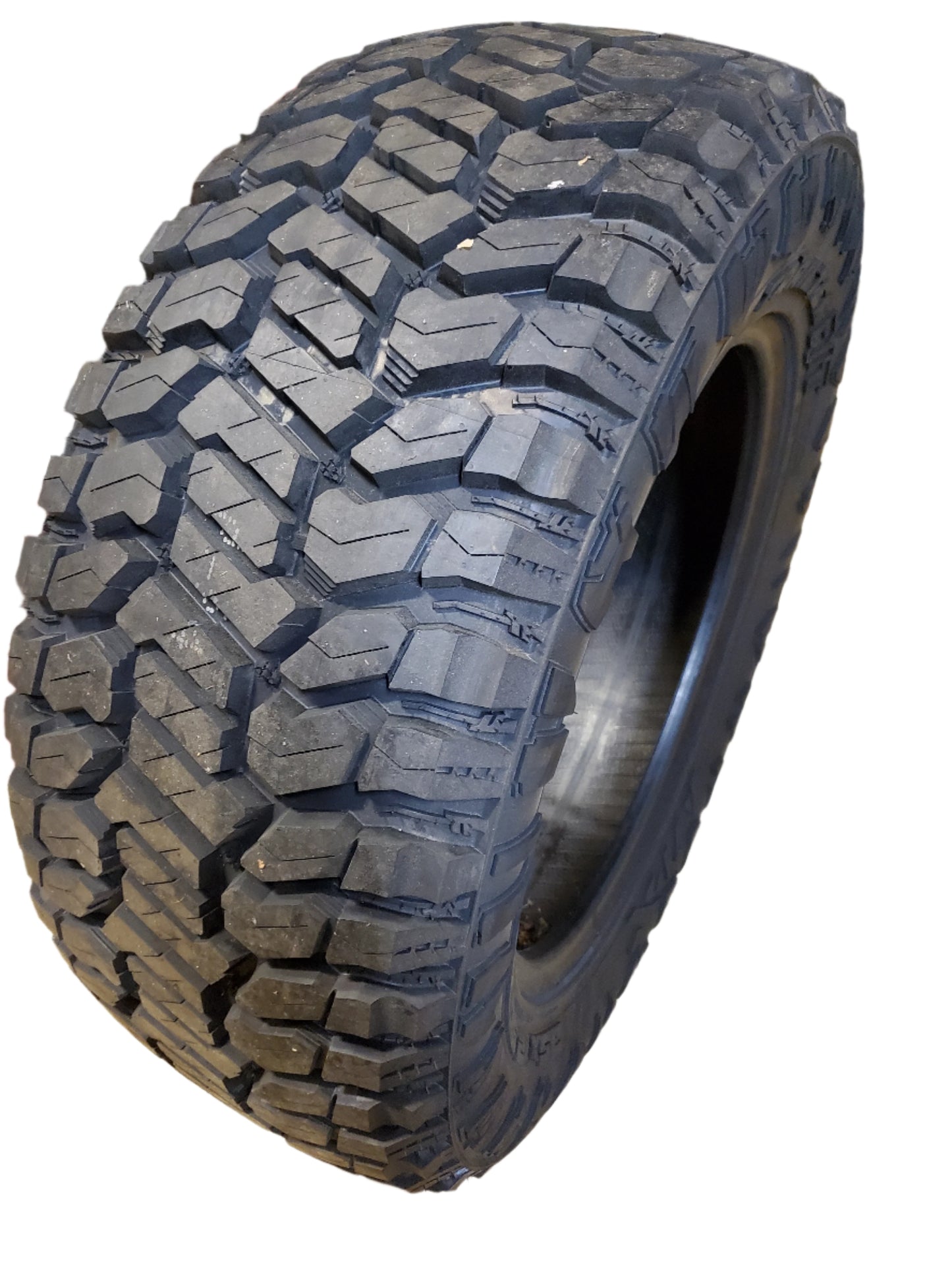 AVIX TRAILTEK R/T BSW LT 35 12.5 20 125Q 12PLY RUGGED TERRAIN TIRE AVX2016001N