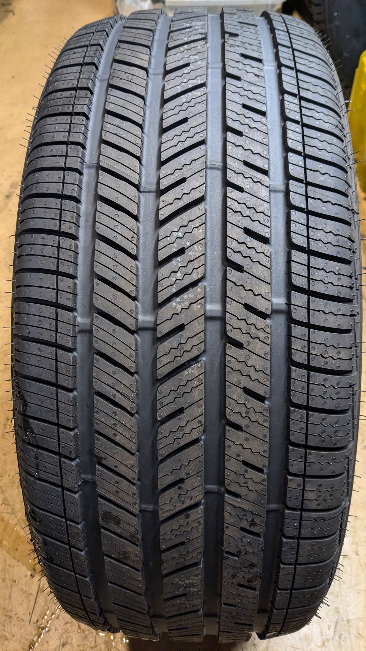 BRIDGESTONE DRIVEGUARD PLUS RUNFLAT BSW P 245 50 18 104W XL TIRE 013338