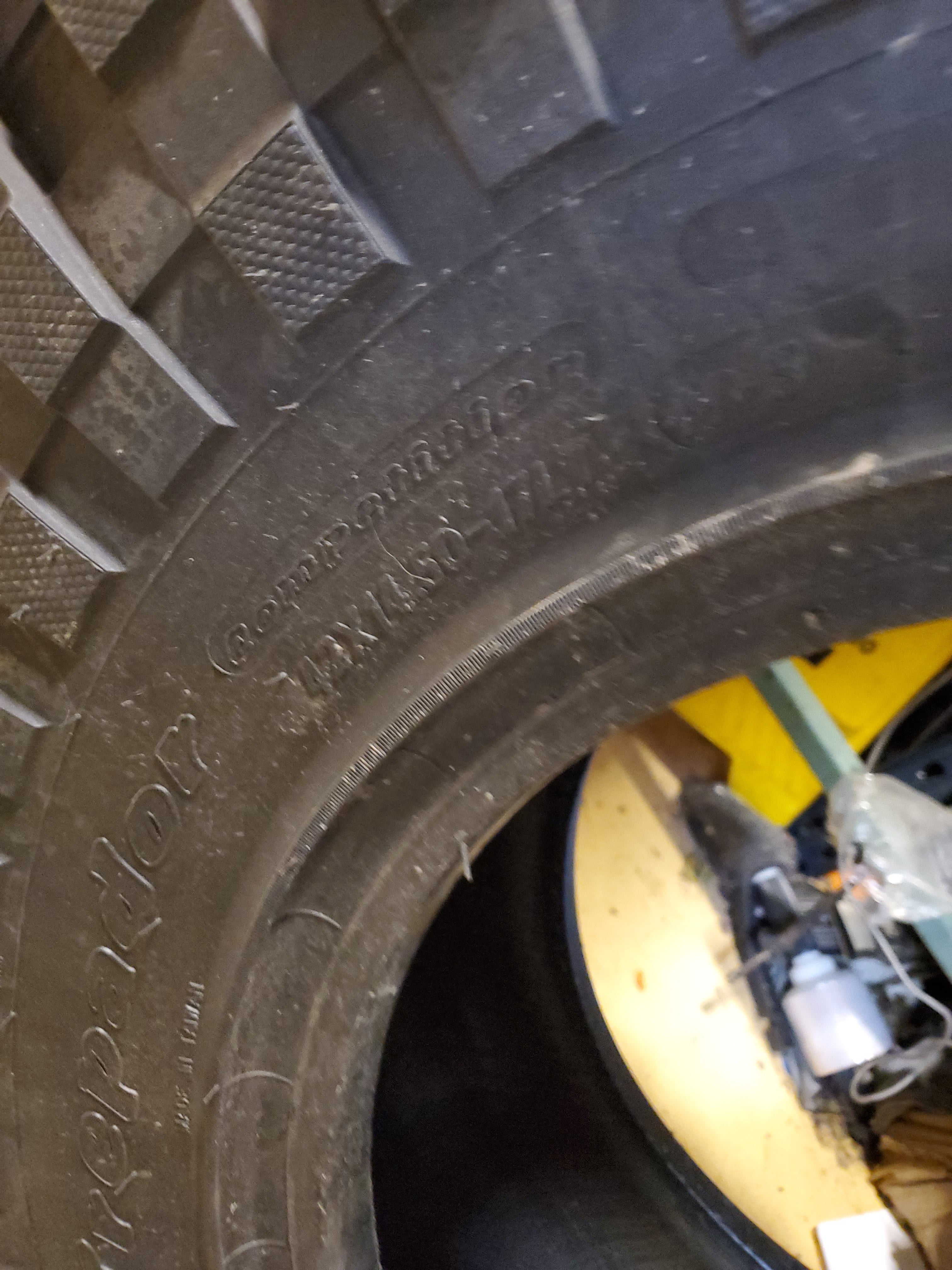 (KSL ONLY) MAXXIS M8060 TREPADOR BSW LT 42 14.5 17 121L 6PLY ALL TERRAIN TIRE TL00008200