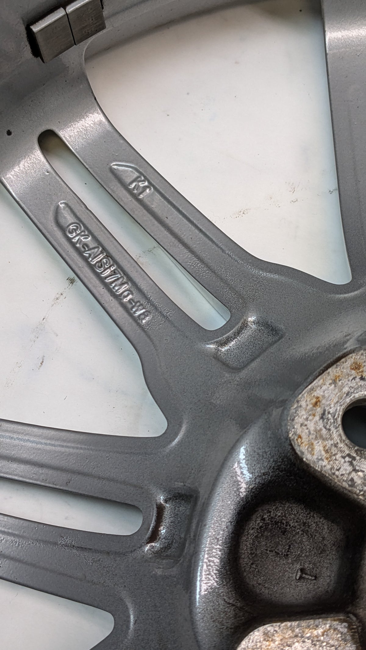 4 USED GENUINE PORSCHE CAYENNE 21X10 ET 60 5LUG SILVER WHEELS 7P5.601.025.H