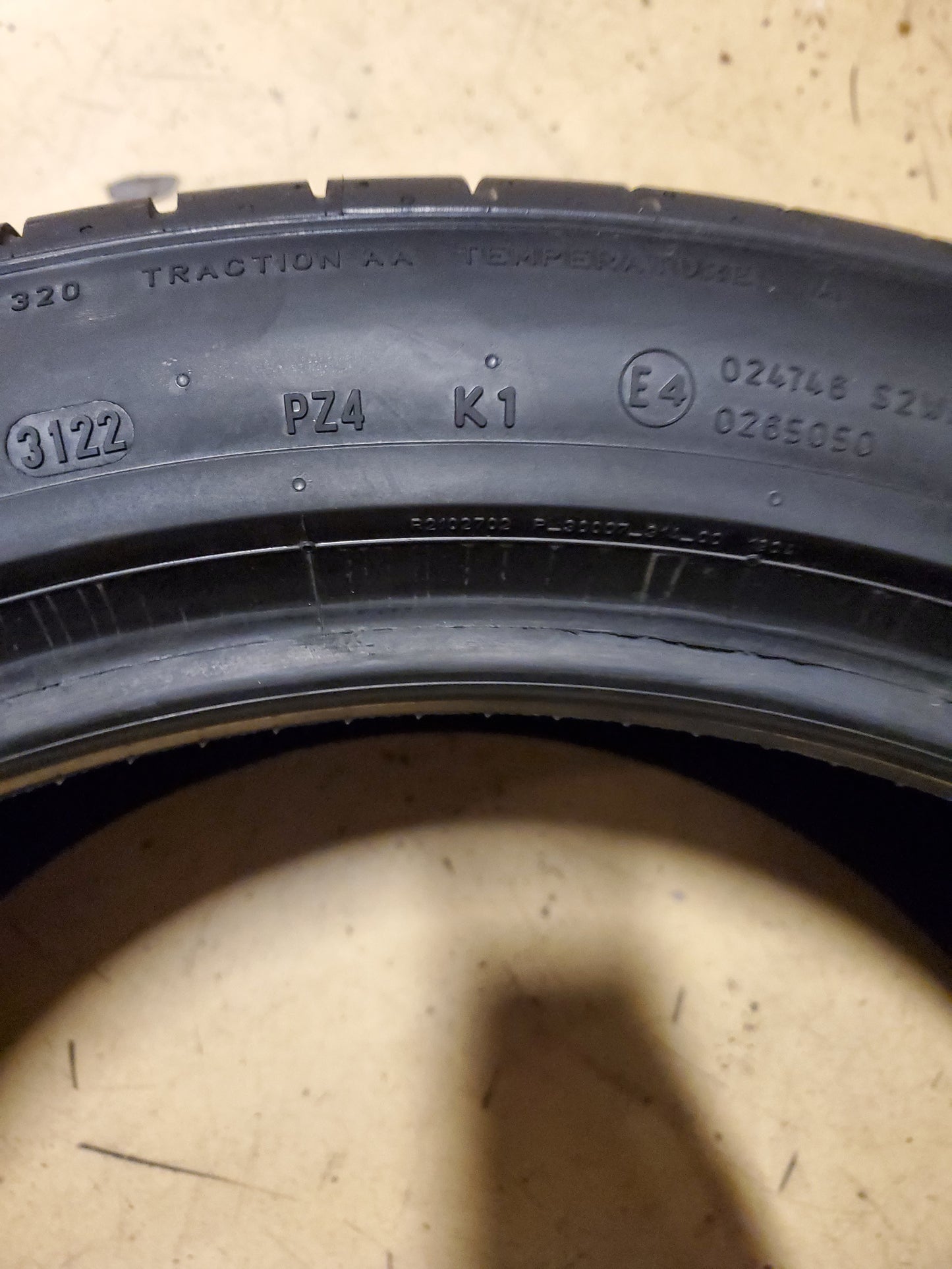 PIRELLI P ZERO PZ4 LUXURY * K1 BSW P 275 40 20 106W XL RF UHP TIRE 2707200