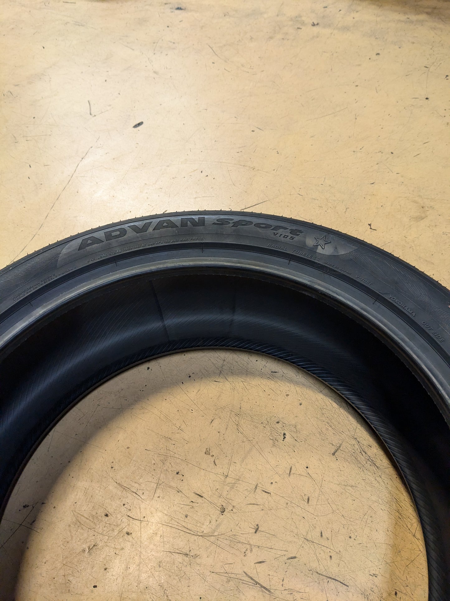 YOKOHAMA ADVAN SPORT V105 BMW 245 45 20 103Y XL SUMMER TIRE 110133805