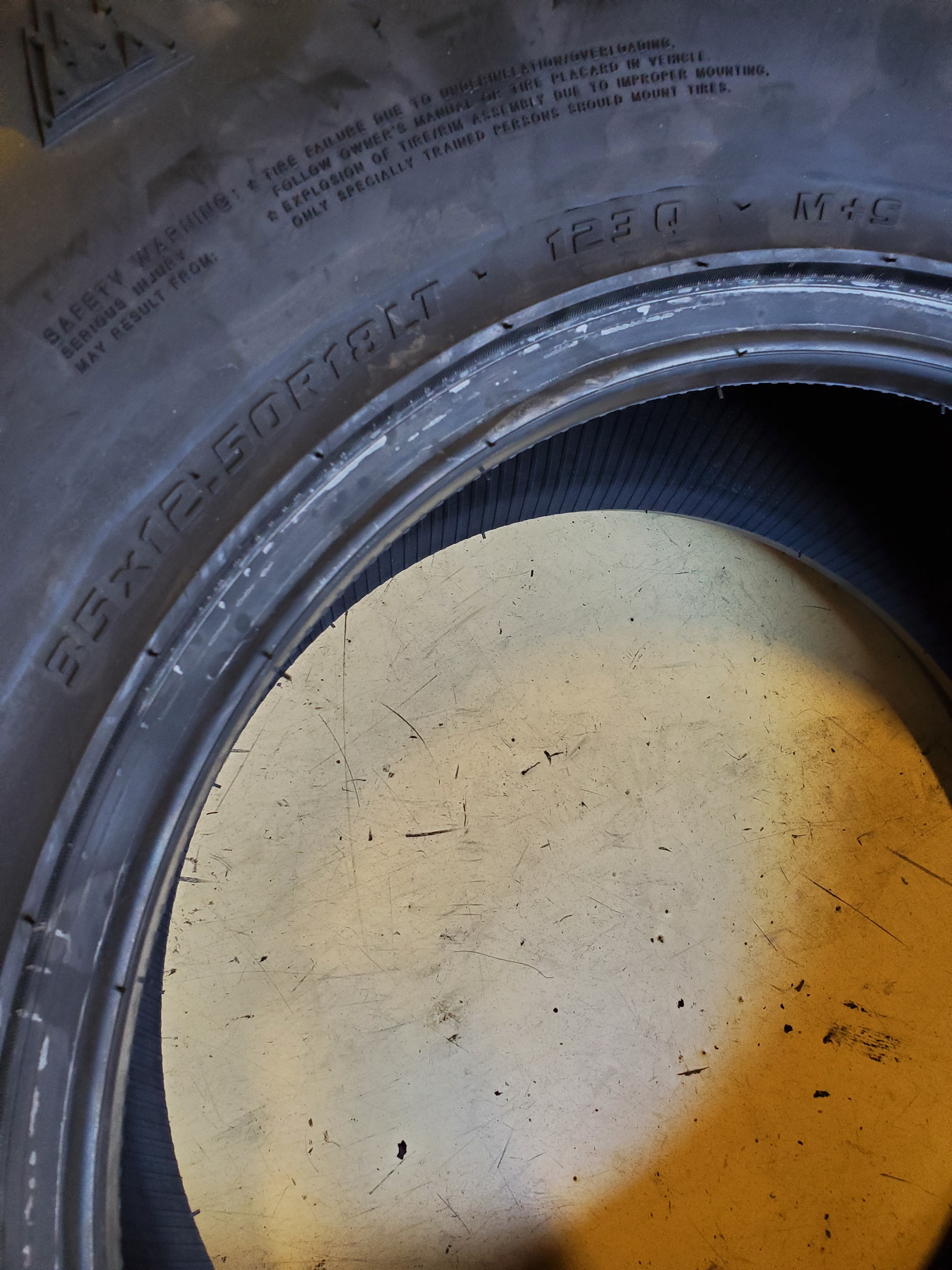 NOS DELIUM TERRA RAIDER M/T BSW LT 35 12.5 18 123Q 10PLY MUD TIRE D235128