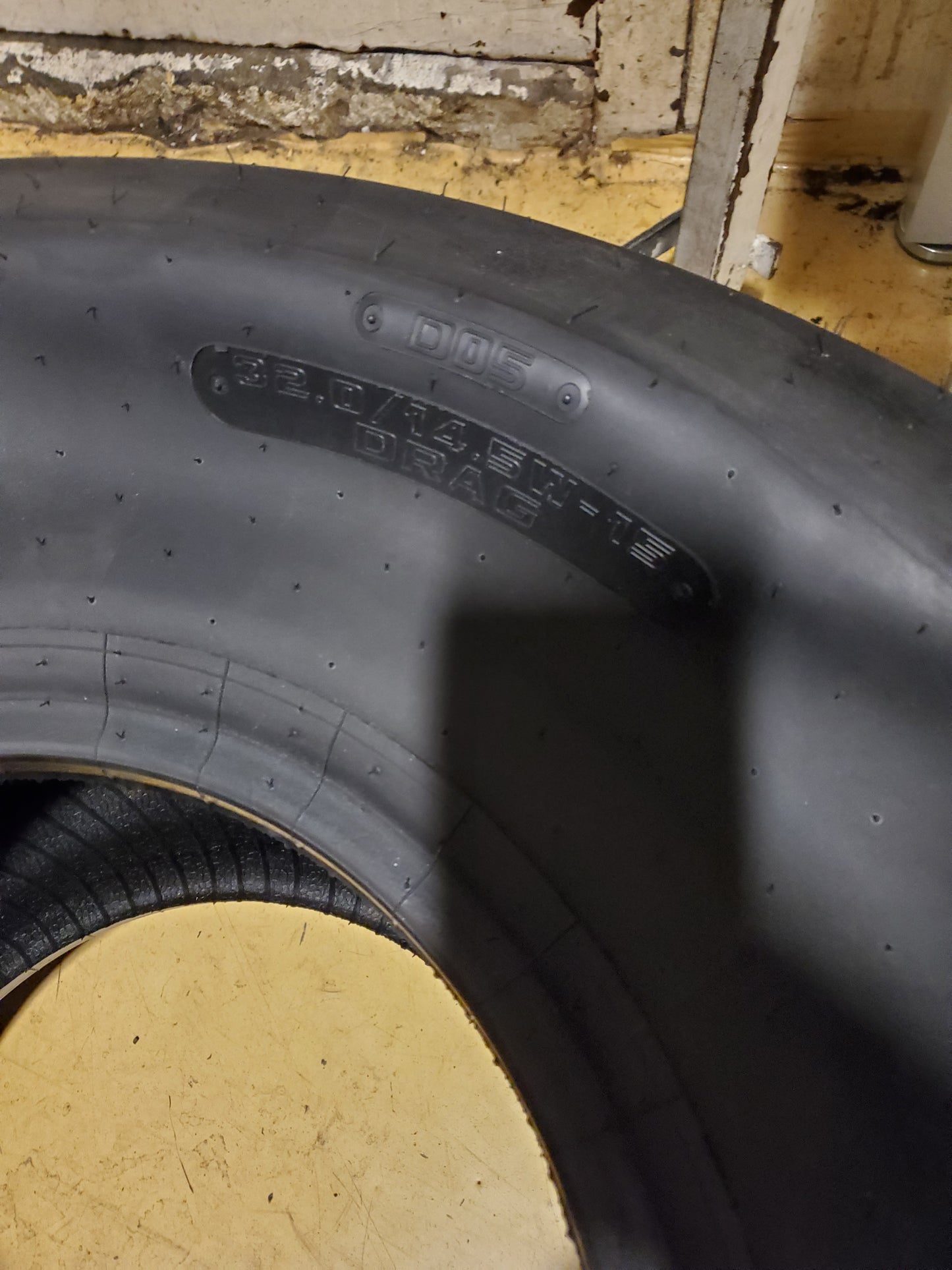 105 3/4" HOOSIER D05 BSW 32 14.5 15 DRAG TIRE 18260D05