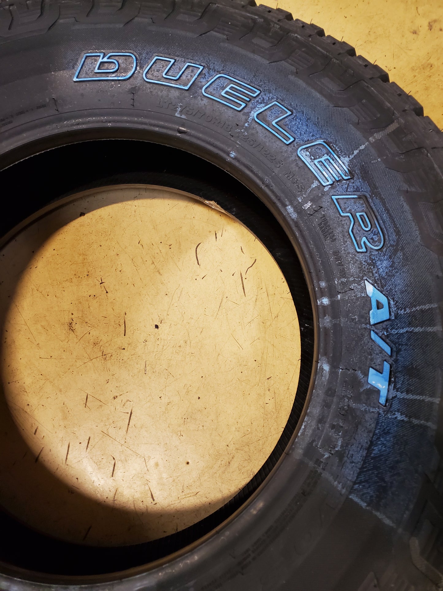 BRIDGESTONE DUELER A/T REVO 3 OWL LT 275 70 18 125/122S 10PLY TIRE 000027