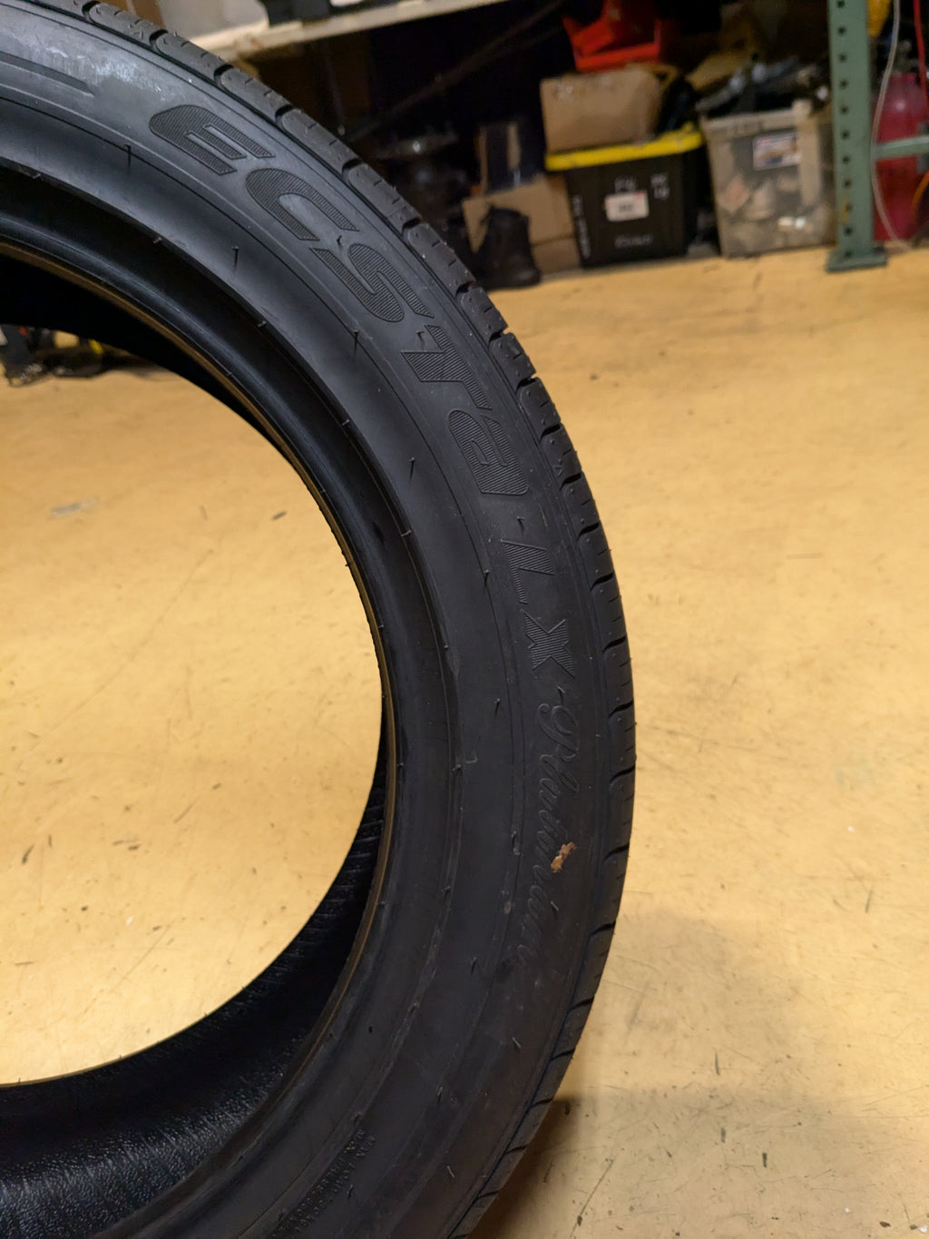 2 KUMHO ECSTA LX PLATINUM BSW P 235 50 18 97W ALL SEASON TIRE 2106133