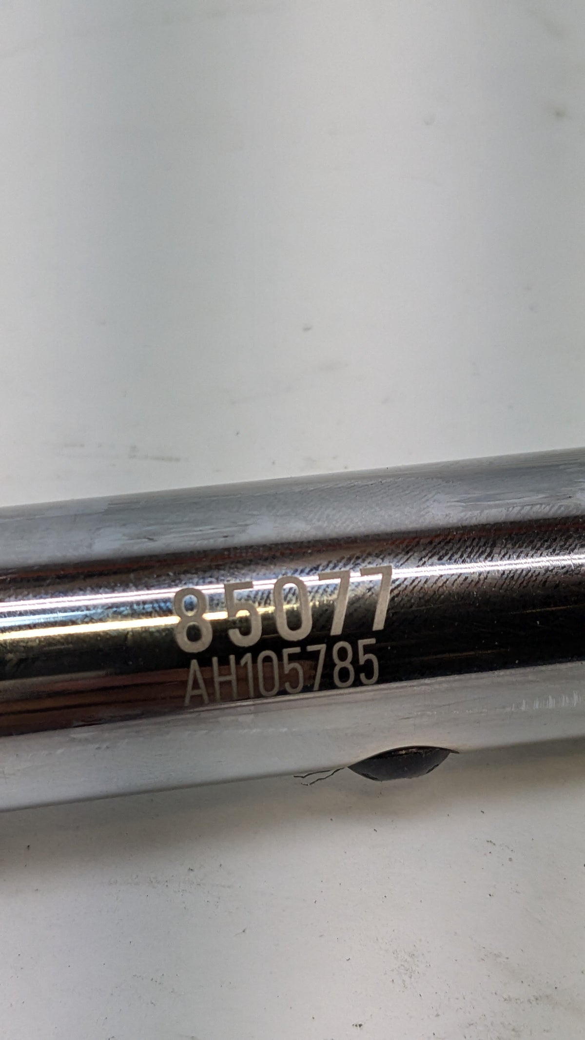 GEARWRENCH 1/2" DRIVE ELECTRONIC TORQUE WRENCH 25-250 FT/LBS 85077