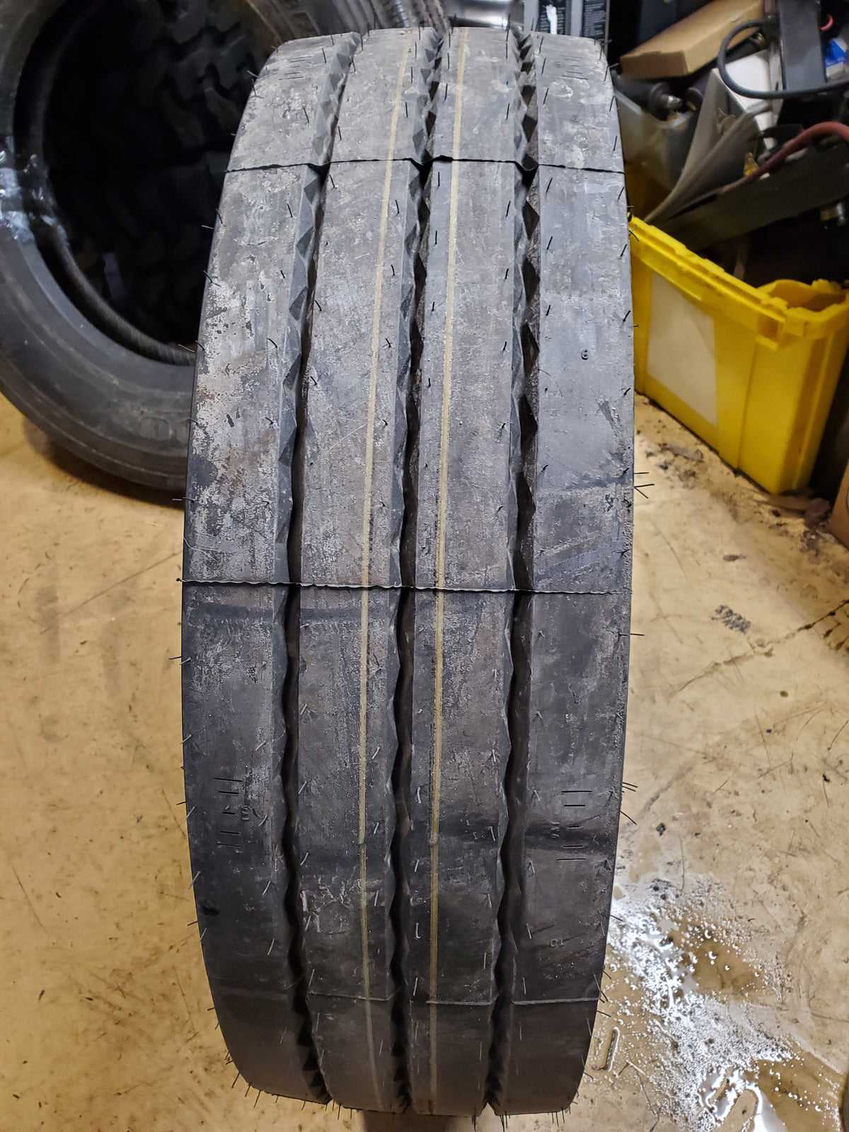 CONTINENTAL HTL2 ECO PLUS BSW  215 75 17.5 135/133L 18PLY TRAILER TIRE 05311070000