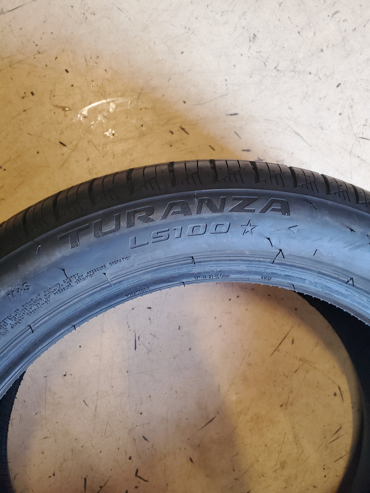 DTO 9/32" BRIDGESTONE TURANZA LS100 RFT P 225 45 17 91H ALL SEASON TIRE 012391