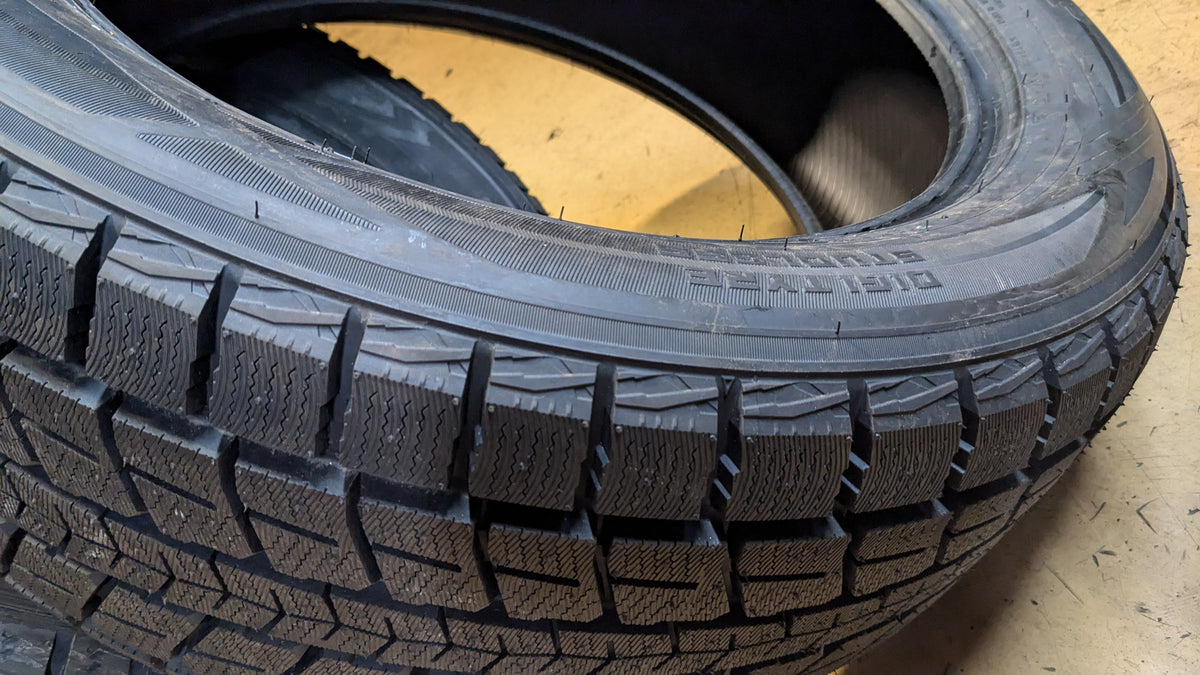 DUNLOP WINTER MAXX SJ8 BSW P 265 50 20 107R WINTER TIRE 290124130