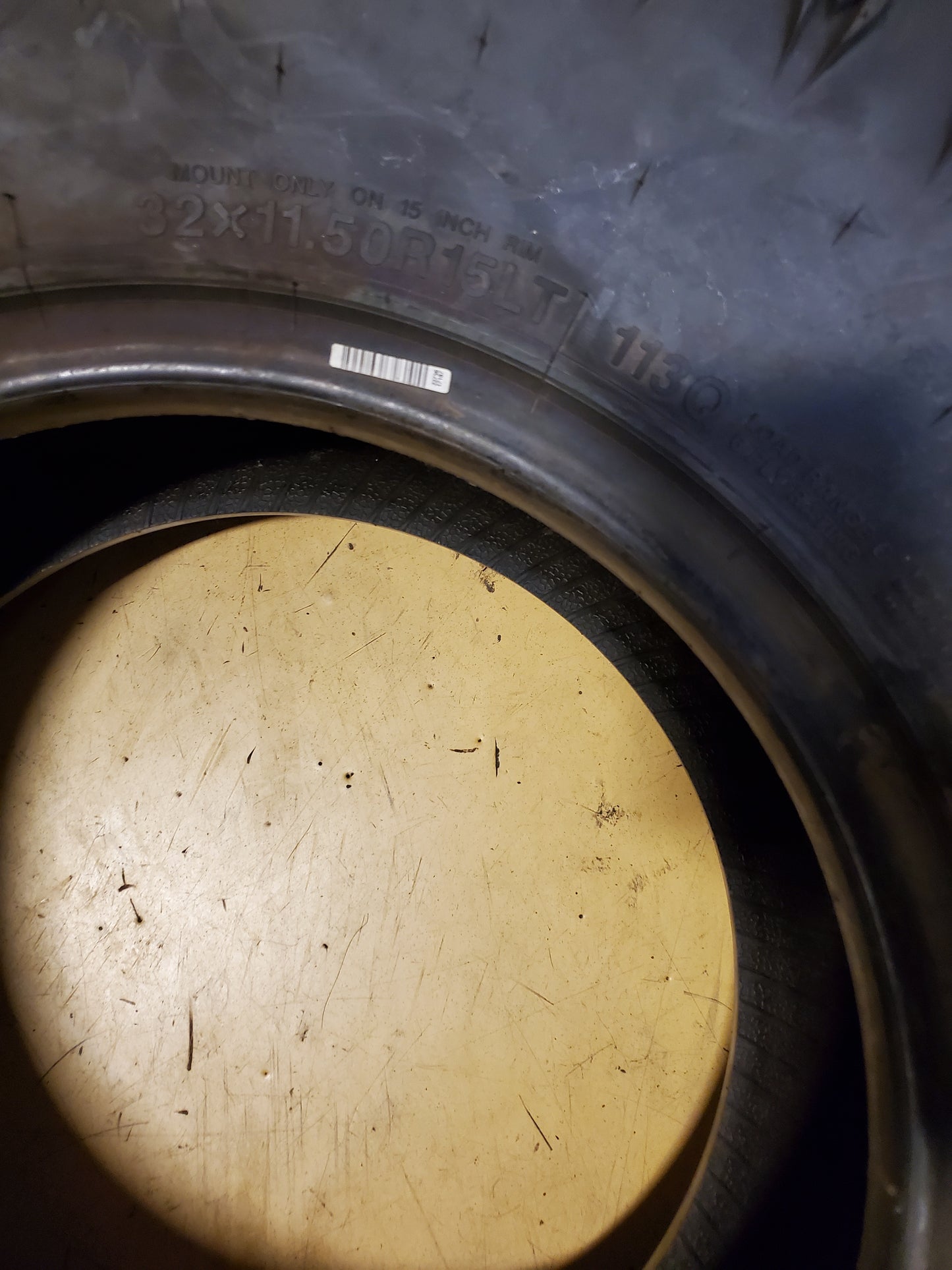 MUDDER TRUCKER HANG OVER M/T BSW LT 32 11.5 15 113Q 6PLY MUD TIRE MDT2496