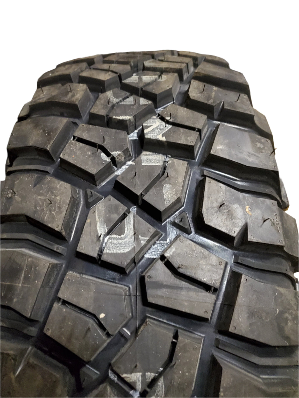 2 BFGOODRICH MUD TERRAIN T/A KM3 BSW LT 285 75 16 126/123Q 10PLY MUD TIRE 25217