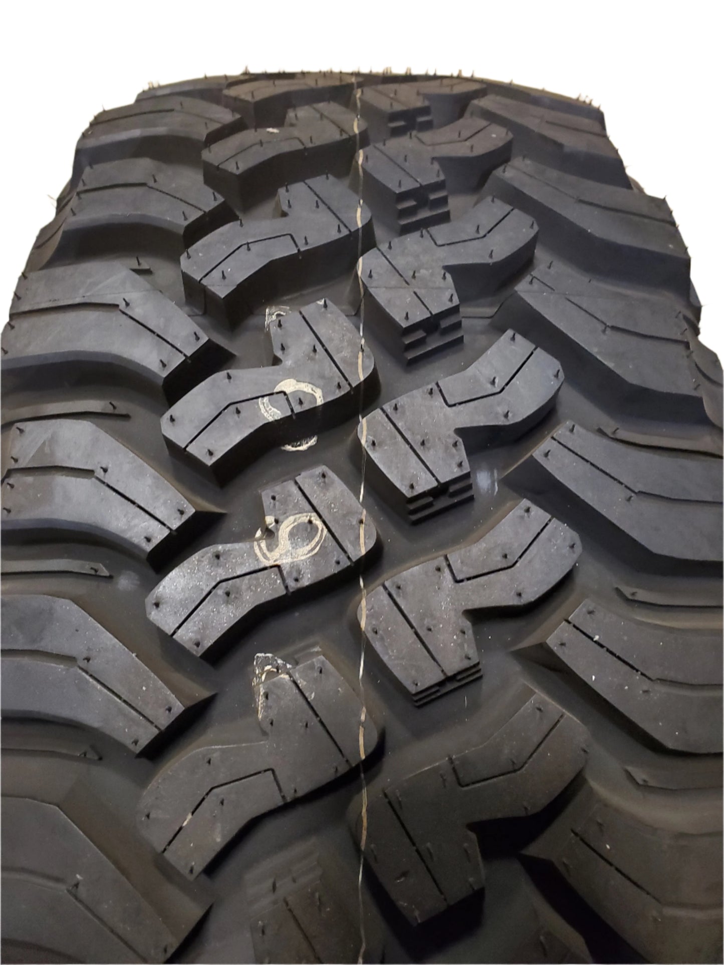 2 NOS FALKEN WILDPEAK MT01 LT 33 12.50 17 120Q 10PLY MUD TERRAIN TIRE 28516710