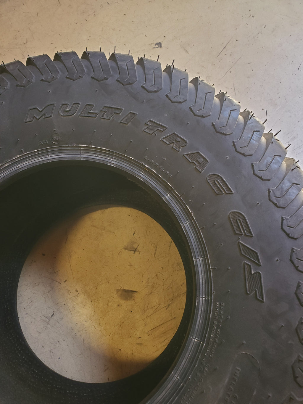 NOS CARLISLE MULTI-TRAC C/S BSW 26 12 12 6PLY LAWN TIRE 5743771