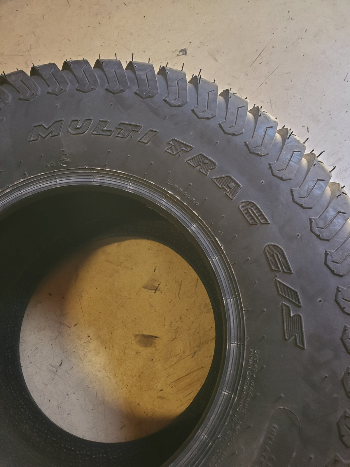 NOS CARLISLE MULTI-TRAC C/S BSW 26 12 12 6PLY LAWN TIRE 5743771
