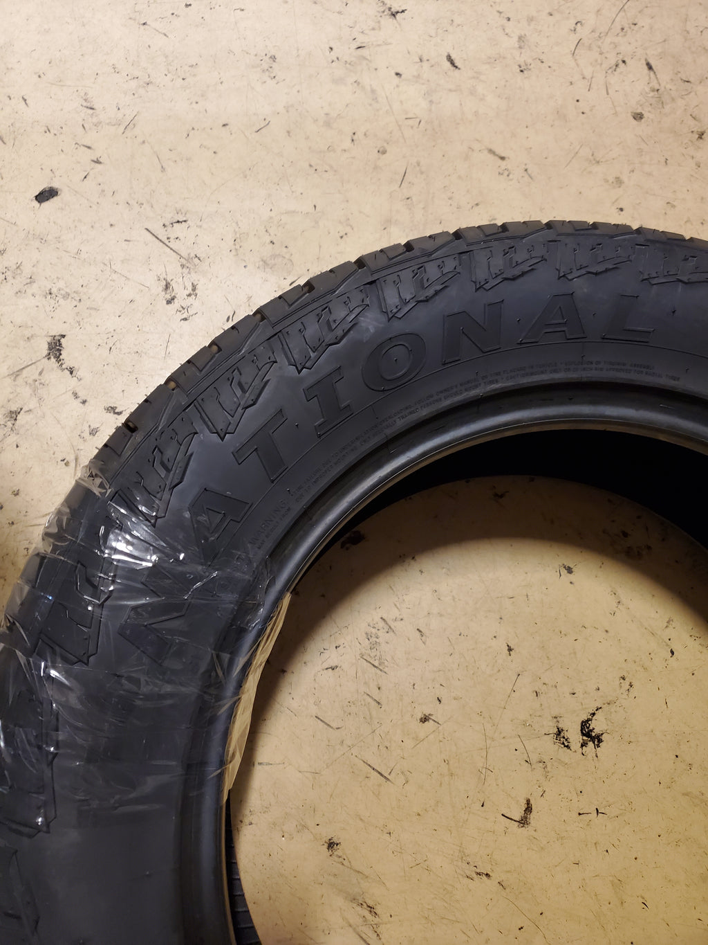 NATIONAL COMMANDO AT4S BSW P 275 60 20 115T ALL TERRAIN TIRE NLT15