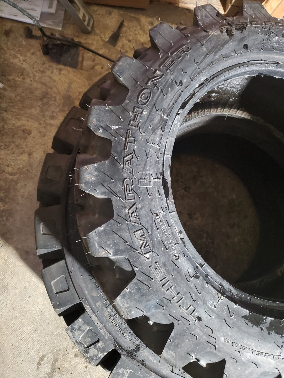 NOS GALAXY MARATHONER R4 BSW  25 8.50 14 016A2 6PLY FORKLIFT TIRE 102103