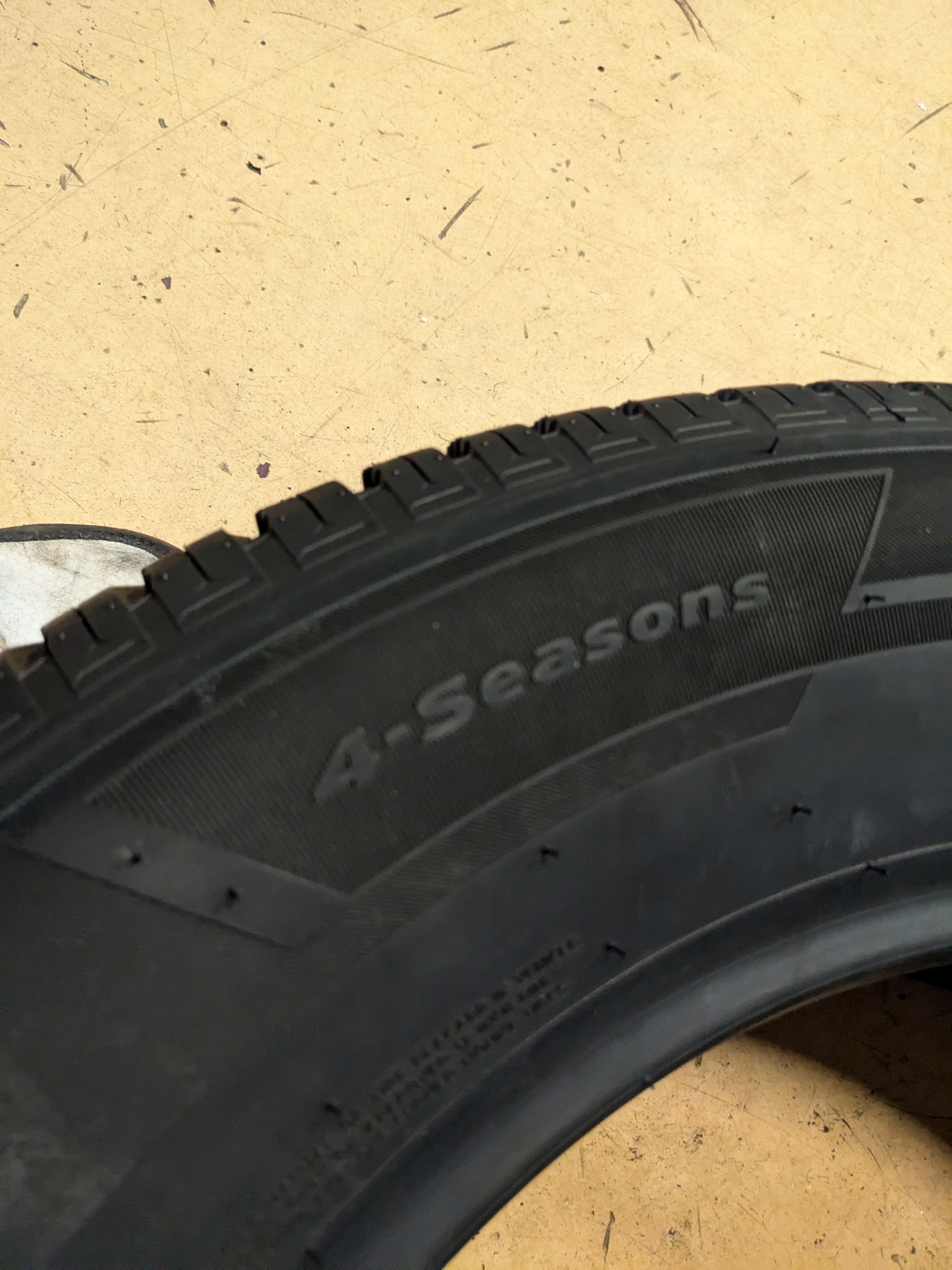 NOS HANKOOK KINERGY 4S2 X BSW P 225 65 17 106H XL ALL WEATHER TIRE 1025468