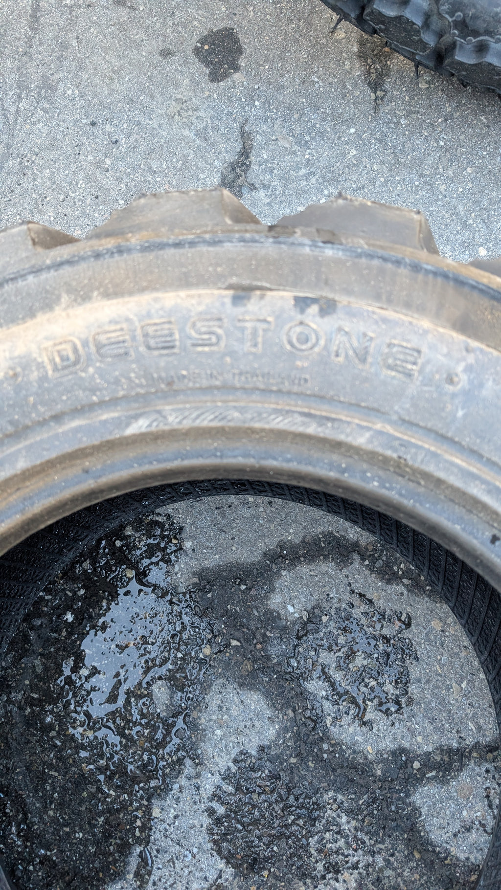 DEESTONE 134 A2 BSW  10 16.5 10PLY INDUSTRIAL TIRE DS6122