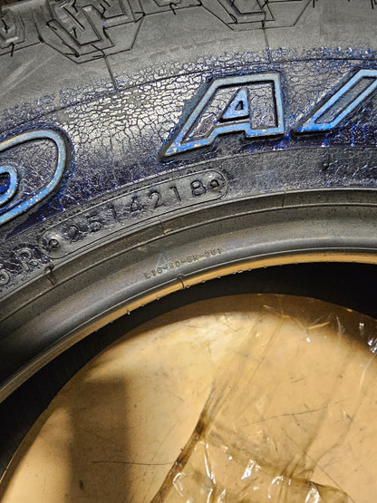 2 NOS TOYO OPEN COUNTRY AT II RWL P 235 70 16 104T SL ALL TERRAIN TIRES 352280