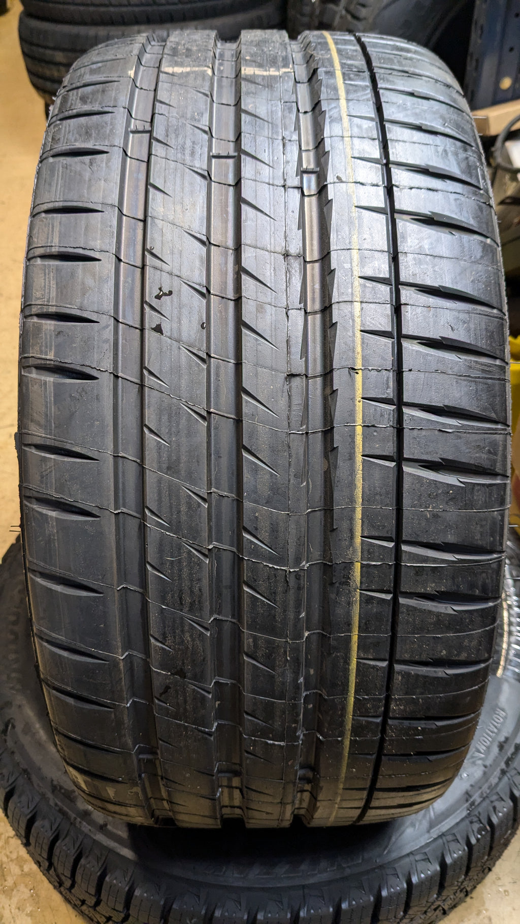 MICHELIN PILOT SPORT 4 S BSW P 245 35 19 89Y ALL SEASON TIRE 27439