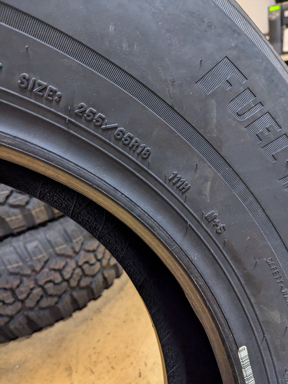 4 GOODYEAR ASSURANCE FUELMAX P 255 65 18 111H SL ALL SEASON TIRE 738004571