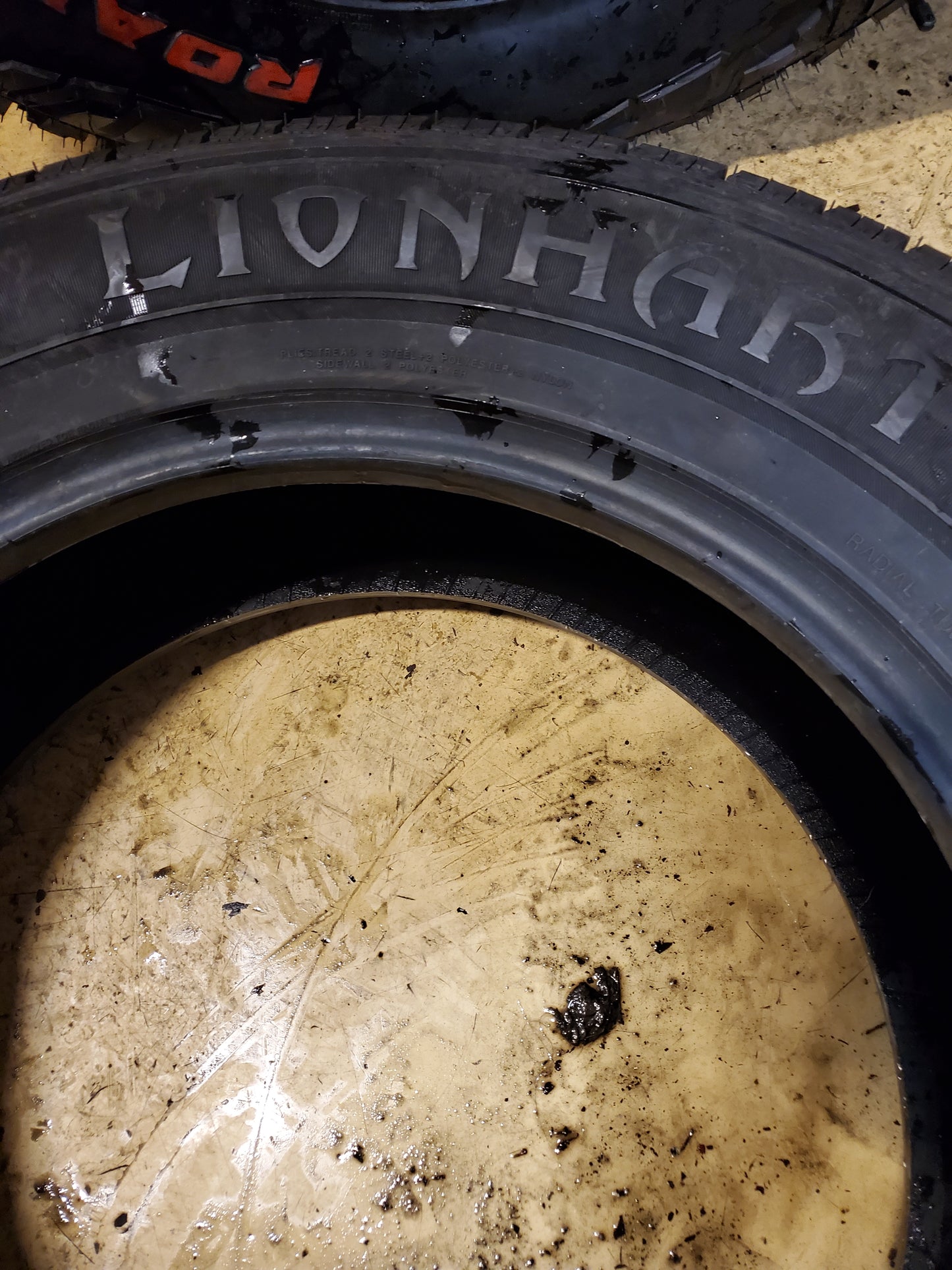 USED 13.5/32" LIONHART LIONCLAW HT LT 275 65 20 126/123S 10PLY TIRE LHSTHT2065010
