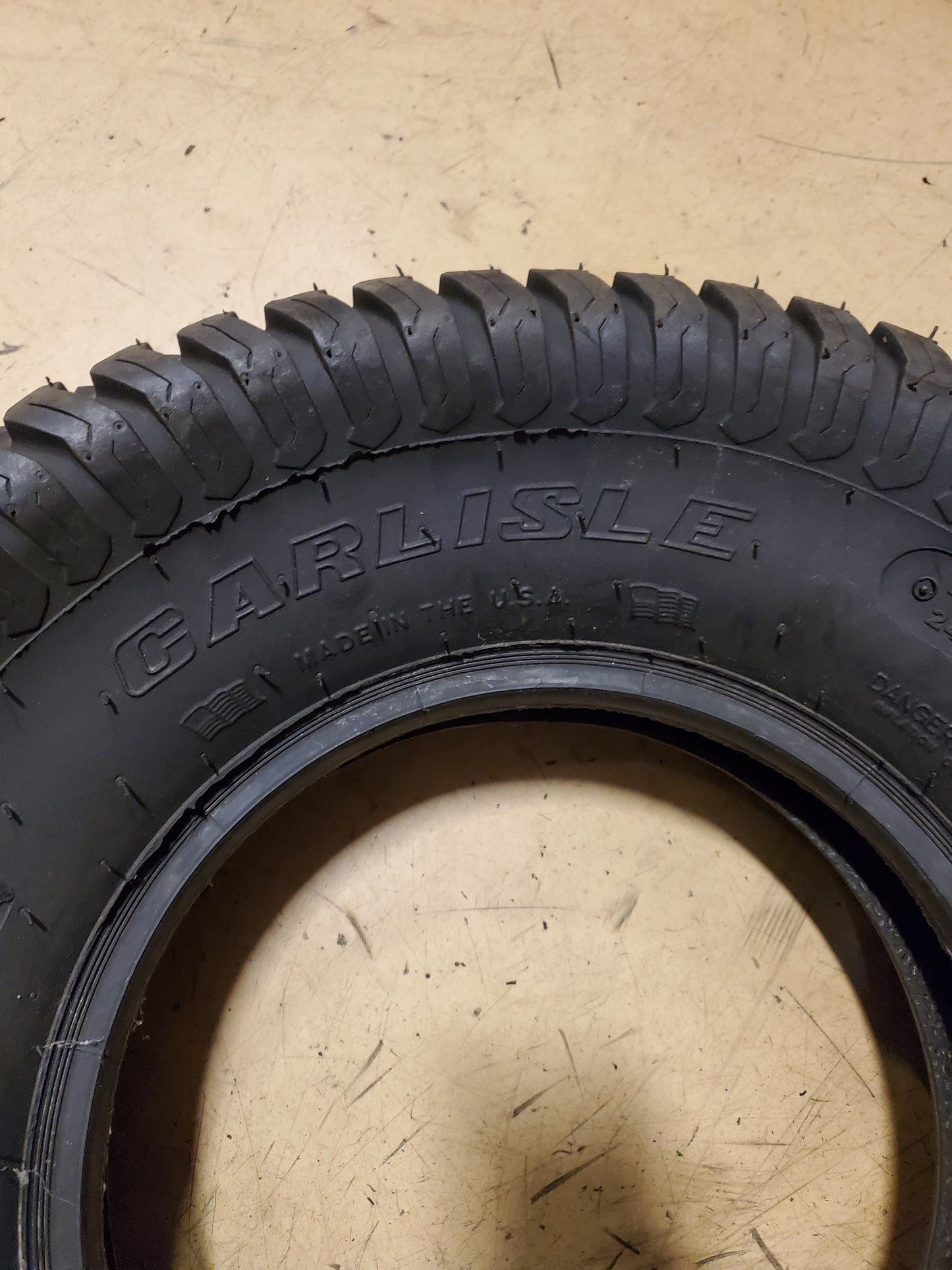CARLISLE MULTI TRAC C/S 93A4 BSW  24 9.5 12 106R 4PLY LAWN TIRE 574338